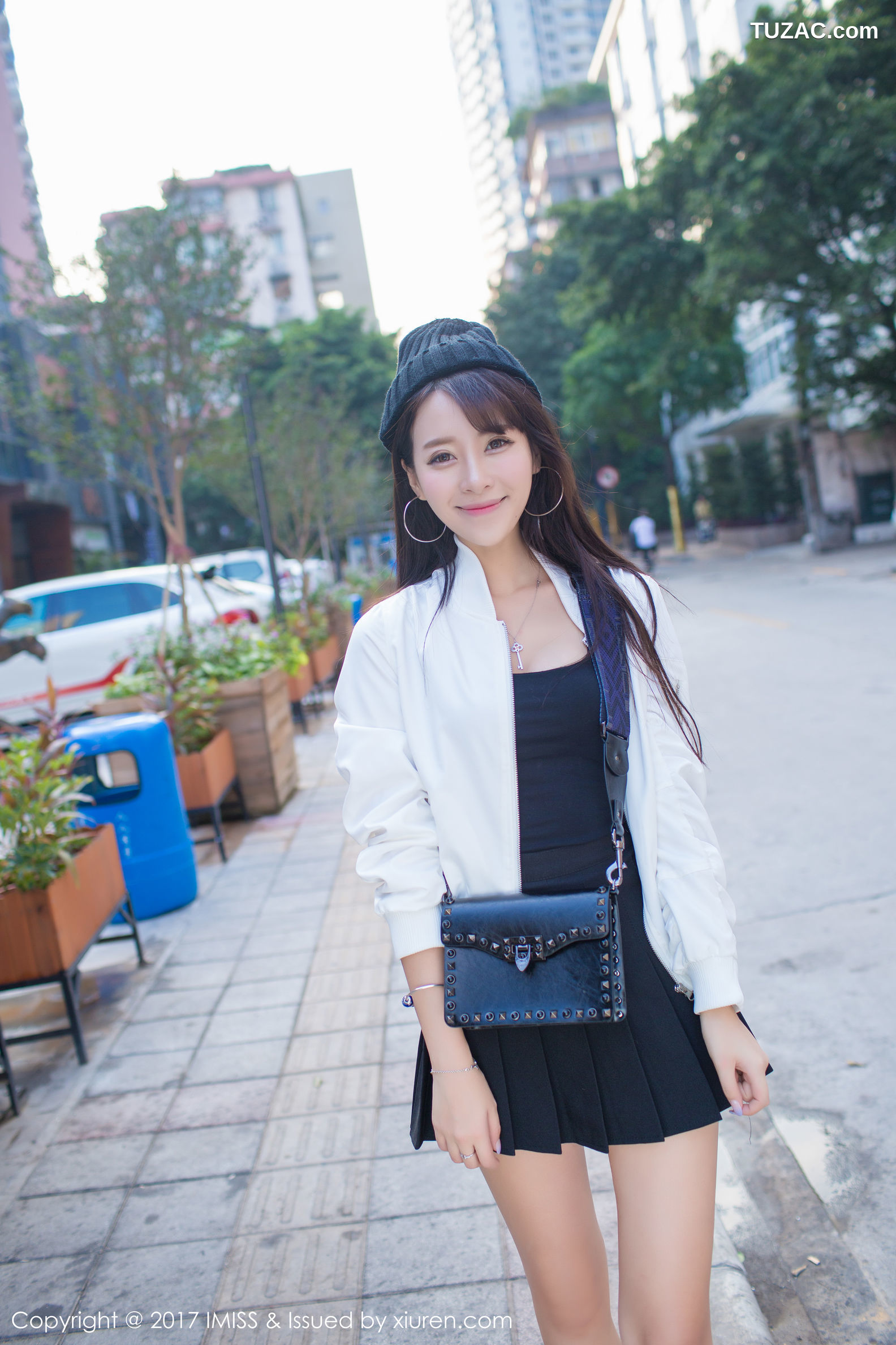 IMiss爱蜜社-163-王曼妮好Q-粉红牛仔吊带裤清新街拍