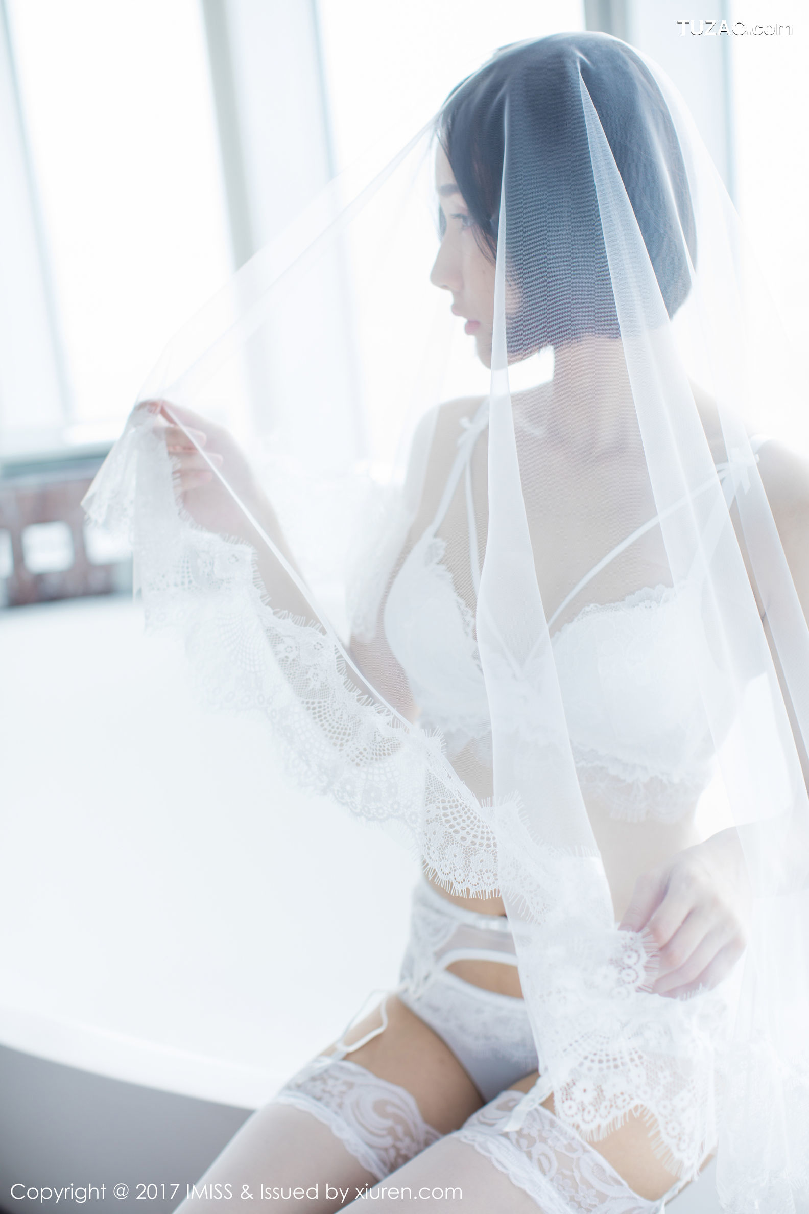 IMiss爱蜜社-178-Livia-清爽蓝色衬衣-白色蕾丝