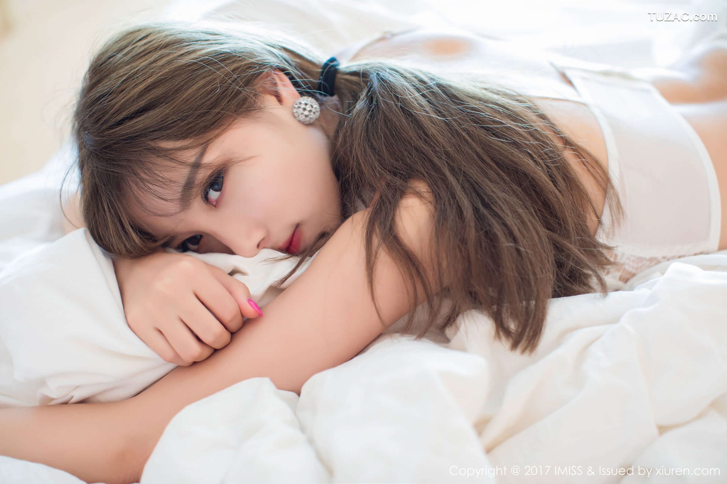 IMiss爱蜜社-183-杨晨晨-塞班岛旅拍-白色蕾丝情趣内衣