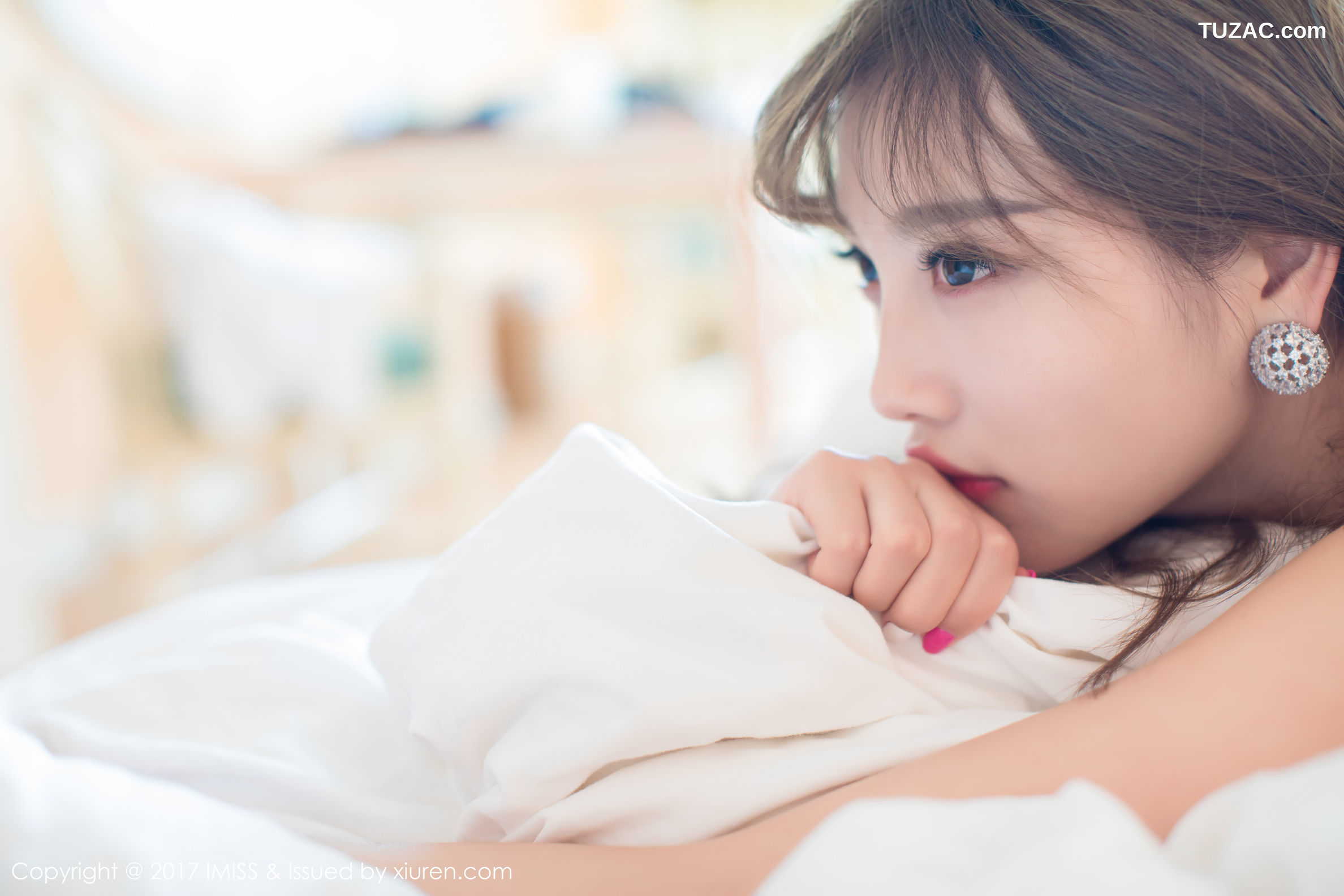 IMiss爱蜜社-183-杨晨晨-塞班岛旅拍-白色蕾丝情趣内衣