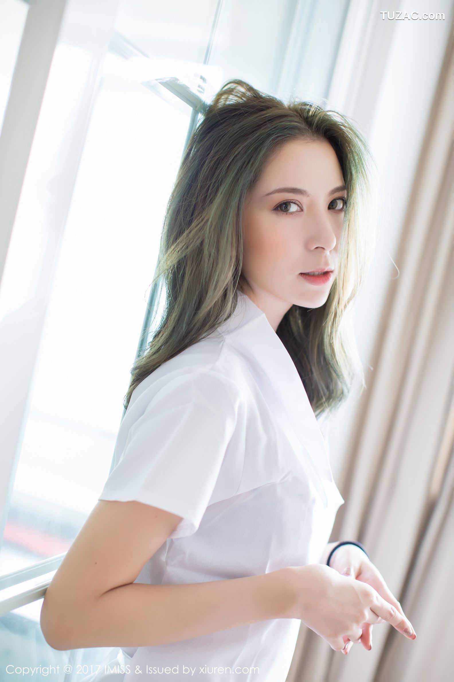 IMiss爱蜜社-198-Carry-高挑美女白衬衣白嫩美腿黑色内衣