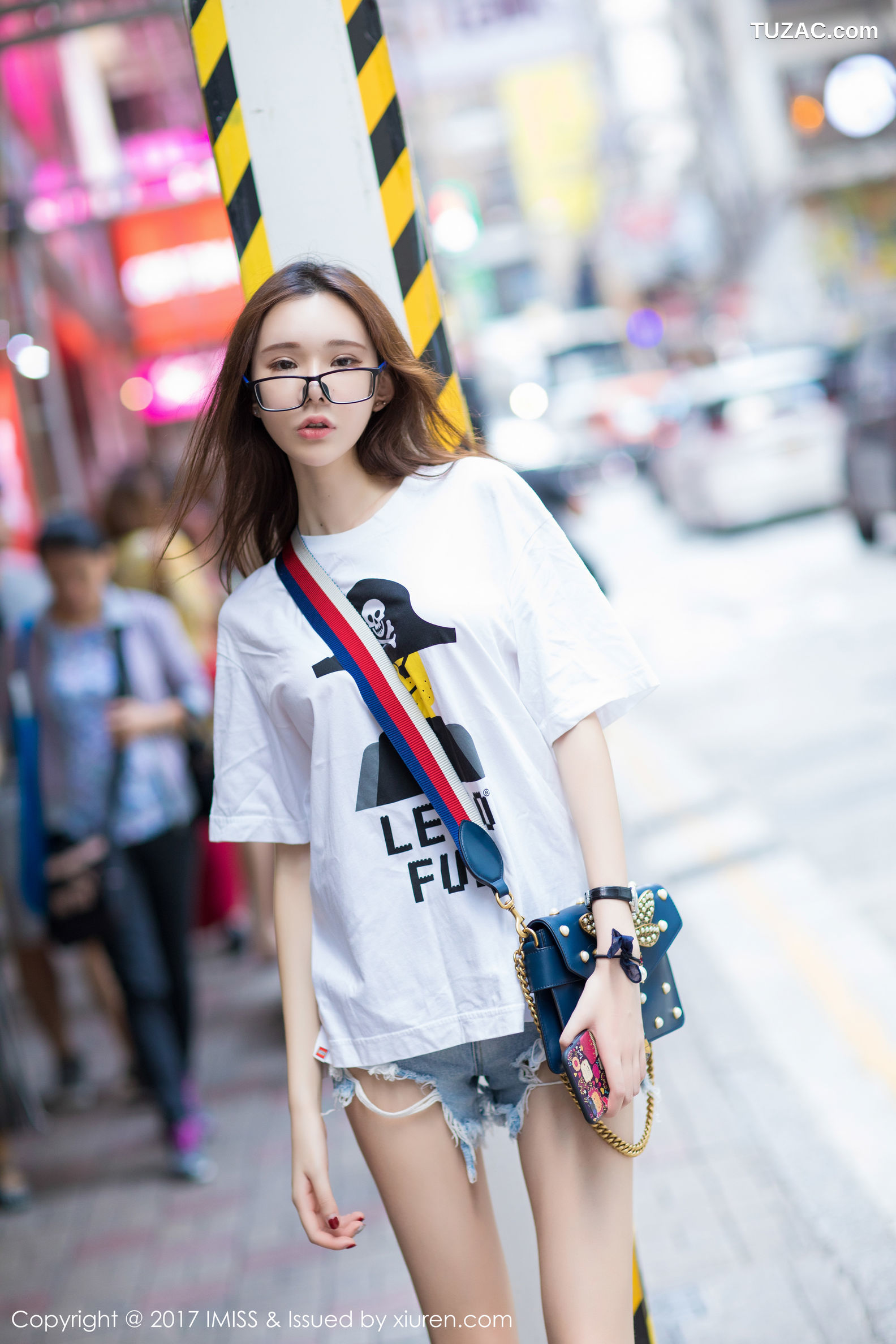 IMiss爱蜜社-199-萌琪琪irene-黑丝美腿-街拍ol萌软妹