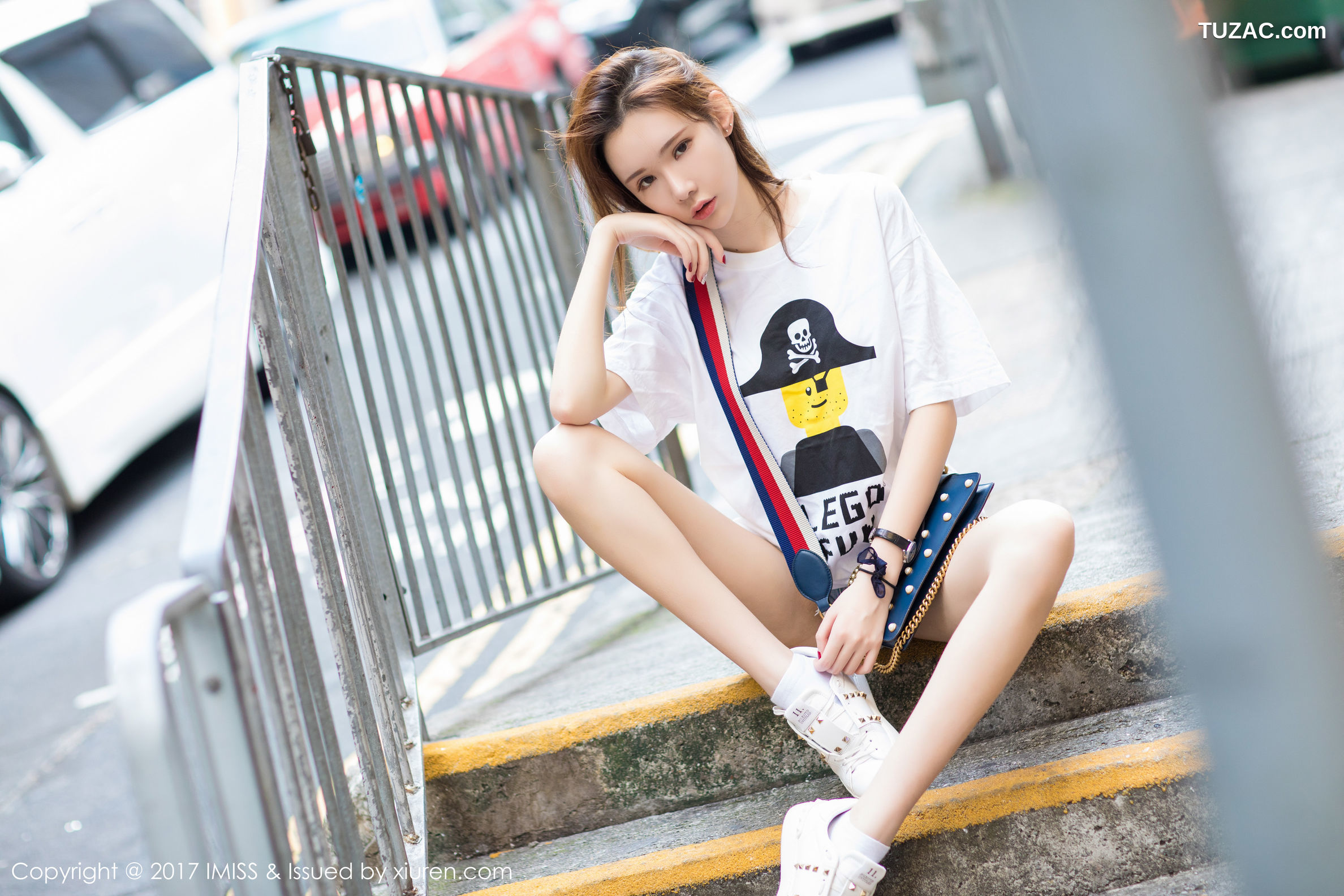 IMiss爱蜜社-199-萌琪琪irene-黑丝美腿-街拍ol萌软妹