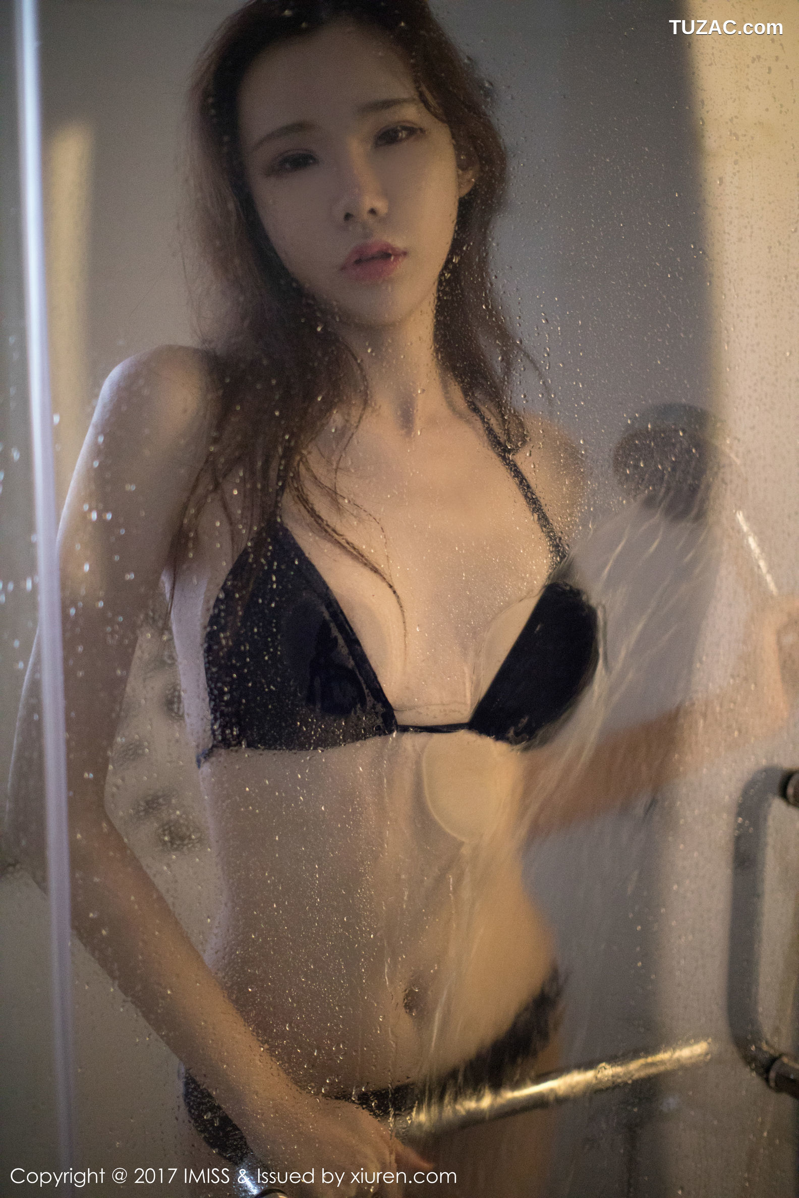IMiss爱蜜社-205-萌琪琪-泳池红色比基尼湿身贵妃出浴