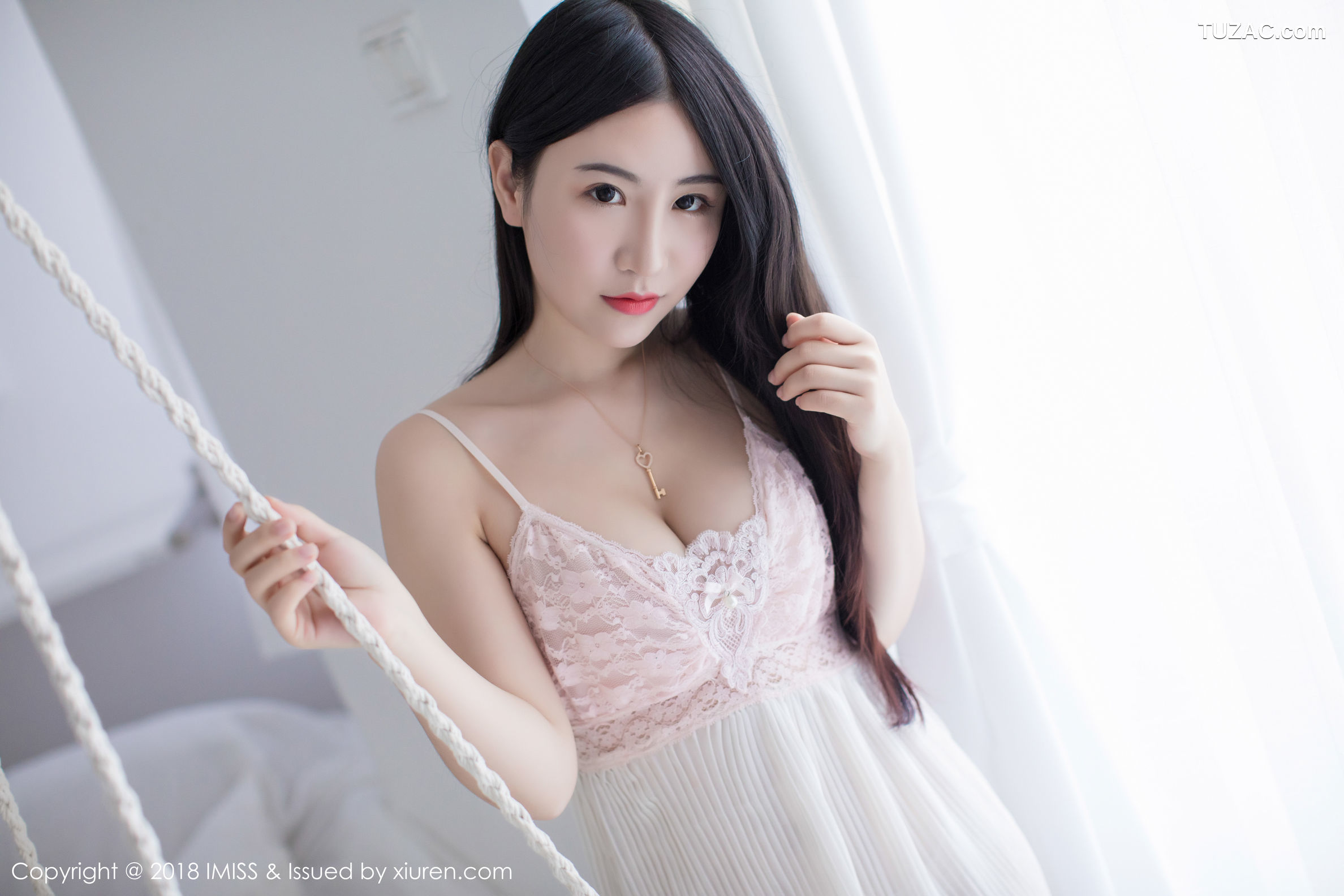 IMiss爱蜜社-214-谢芷馨-粉色吊带连身裙-白色低胸连身裙