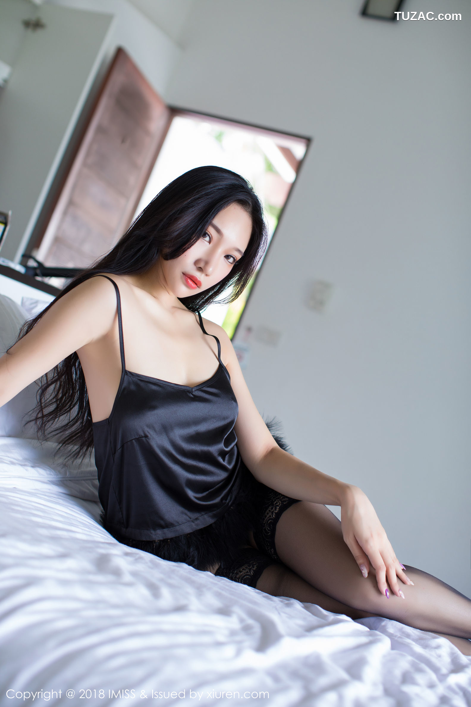 IMiss爱蜜社-219-小狐狸Sica-甲米旅拍-泳池里真空背心湿身