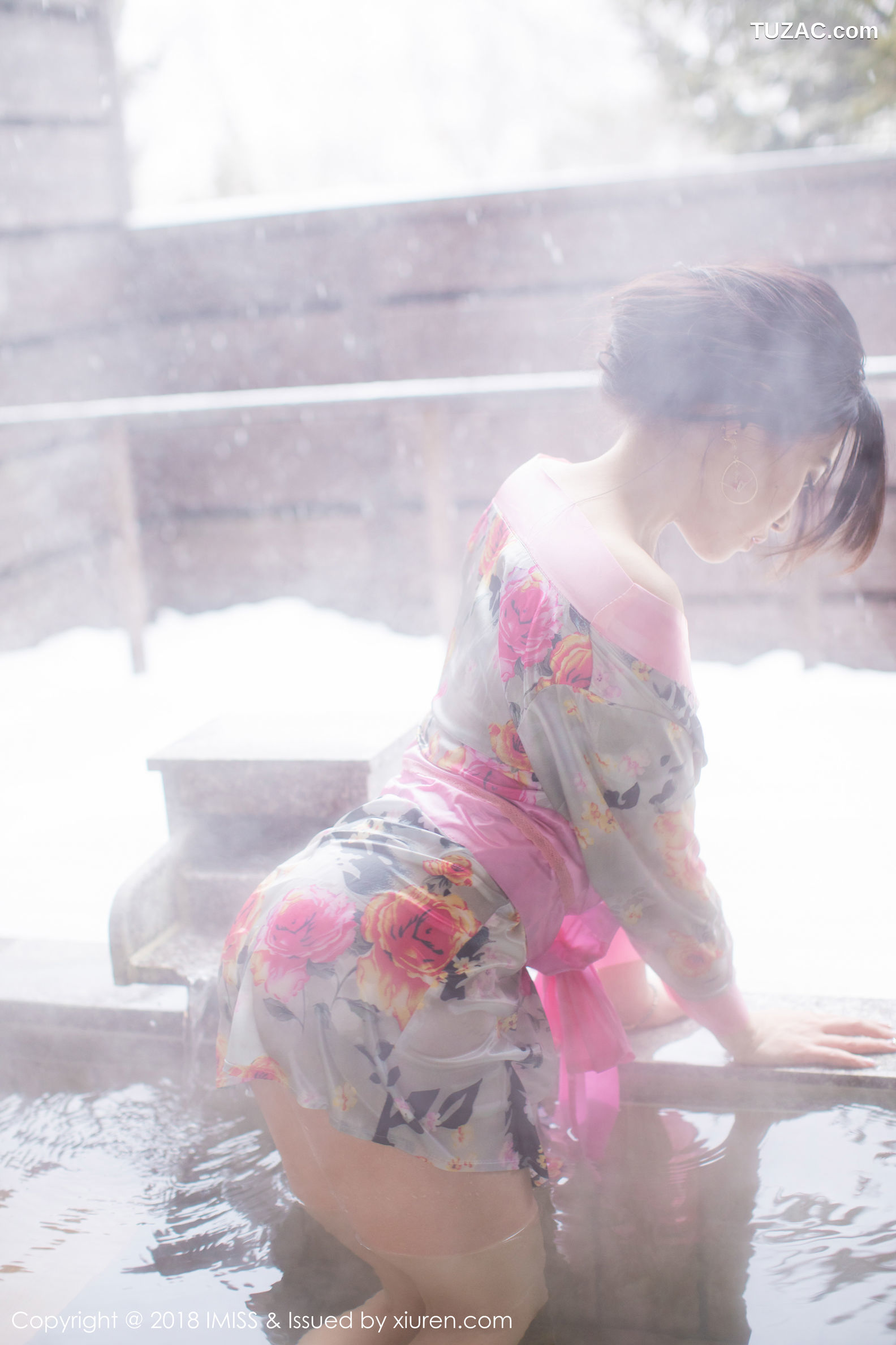 IMiss爱蜜社-221-许诺-北海道旅拍-第二辑-浴池和服蕾丝美腿