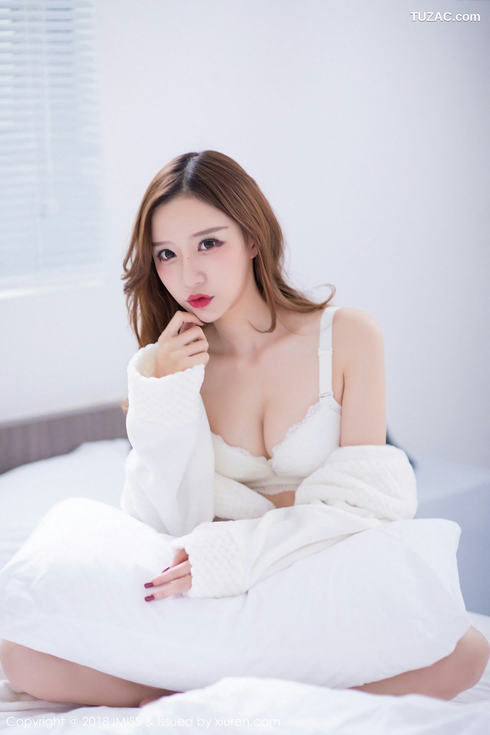 IMiss爱蜜社-233-小琳-白色蕾丝连身裙-私房浴袍