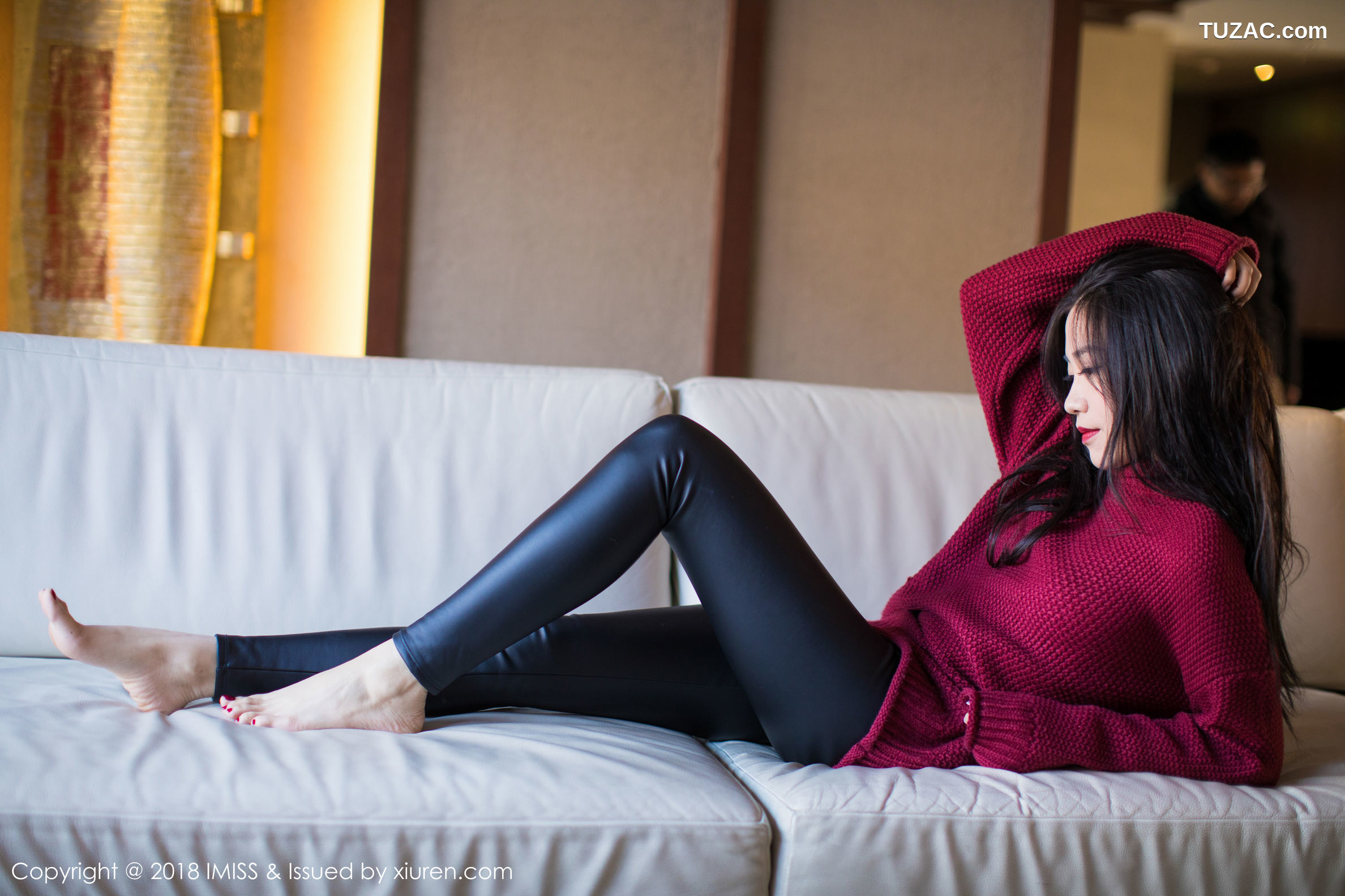 IMiss爱蜜社-239-许诺-日本旅拍-白衬衣黑短裙黑丝