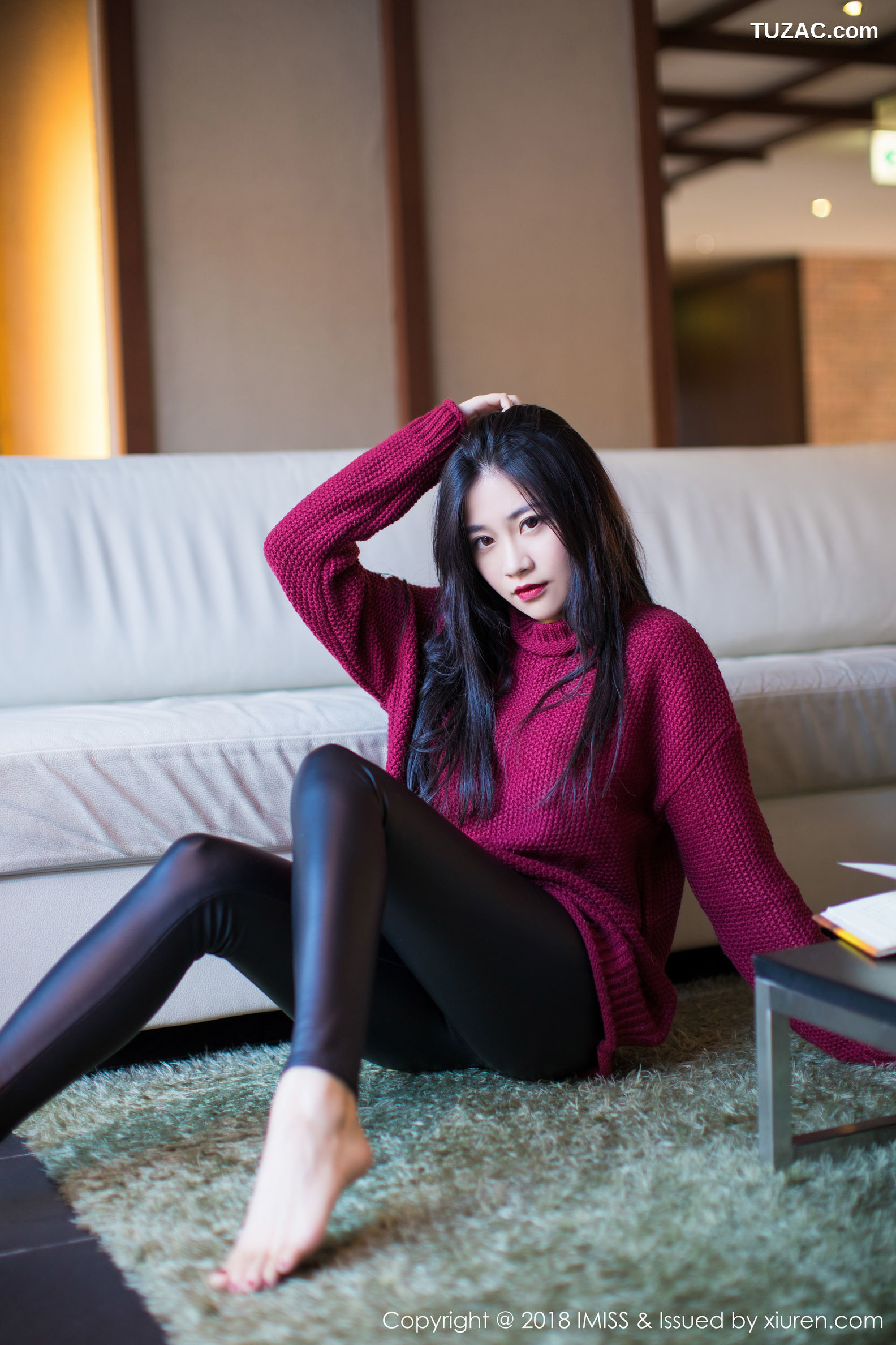 IMiss爱蜜社-239-许诺-日本旅拍-白衬衣黑短裙黑丝