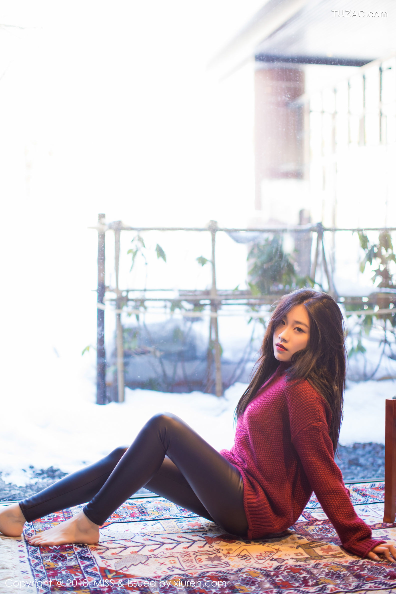 IMiss爱蜜社-239-许诺-日本旅拍-白衬衣黑短裙黑丝