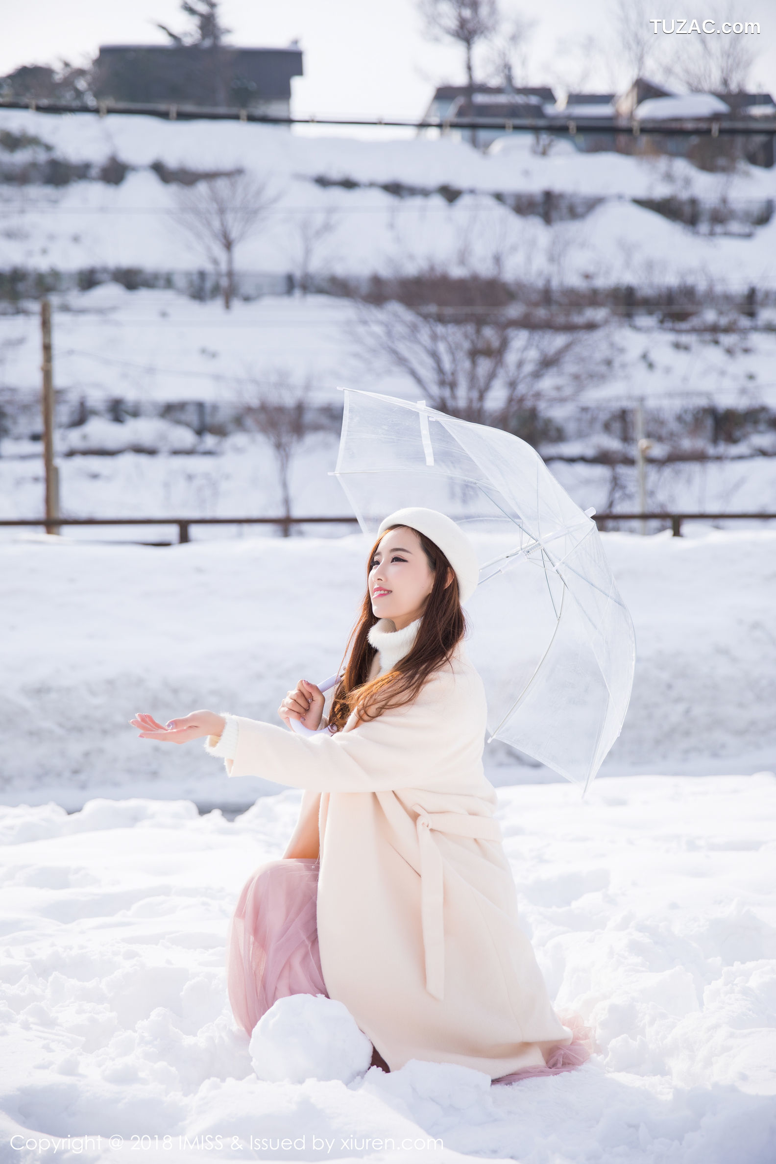 IMiss爱蜜社-253-猫宝-北海道旅拍-酒红色情趣内衣吊带黑丝