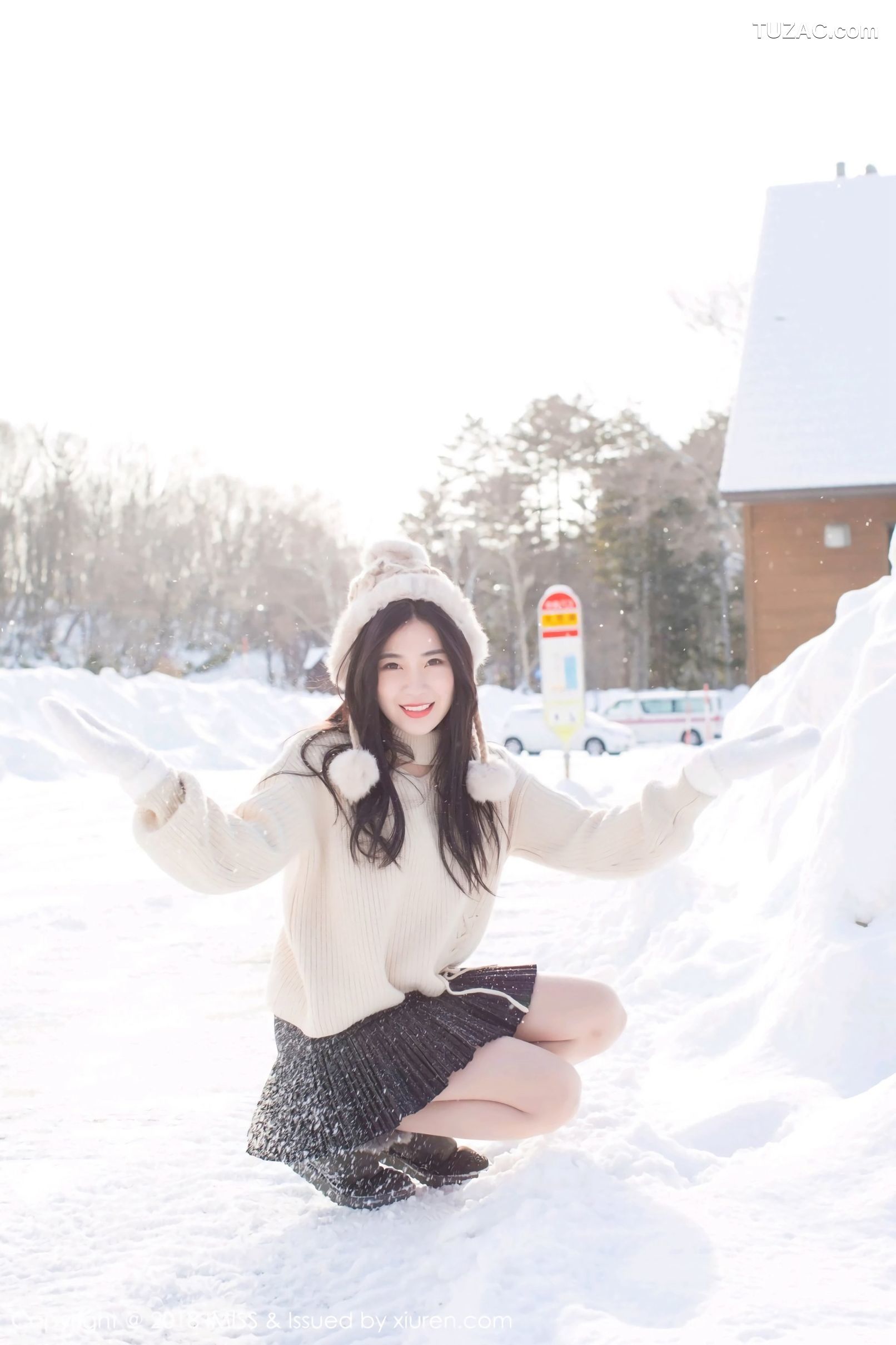 IMiss爱蜜社-272-许诺-北海道旅拍-闪亮酒红色V领睡袍