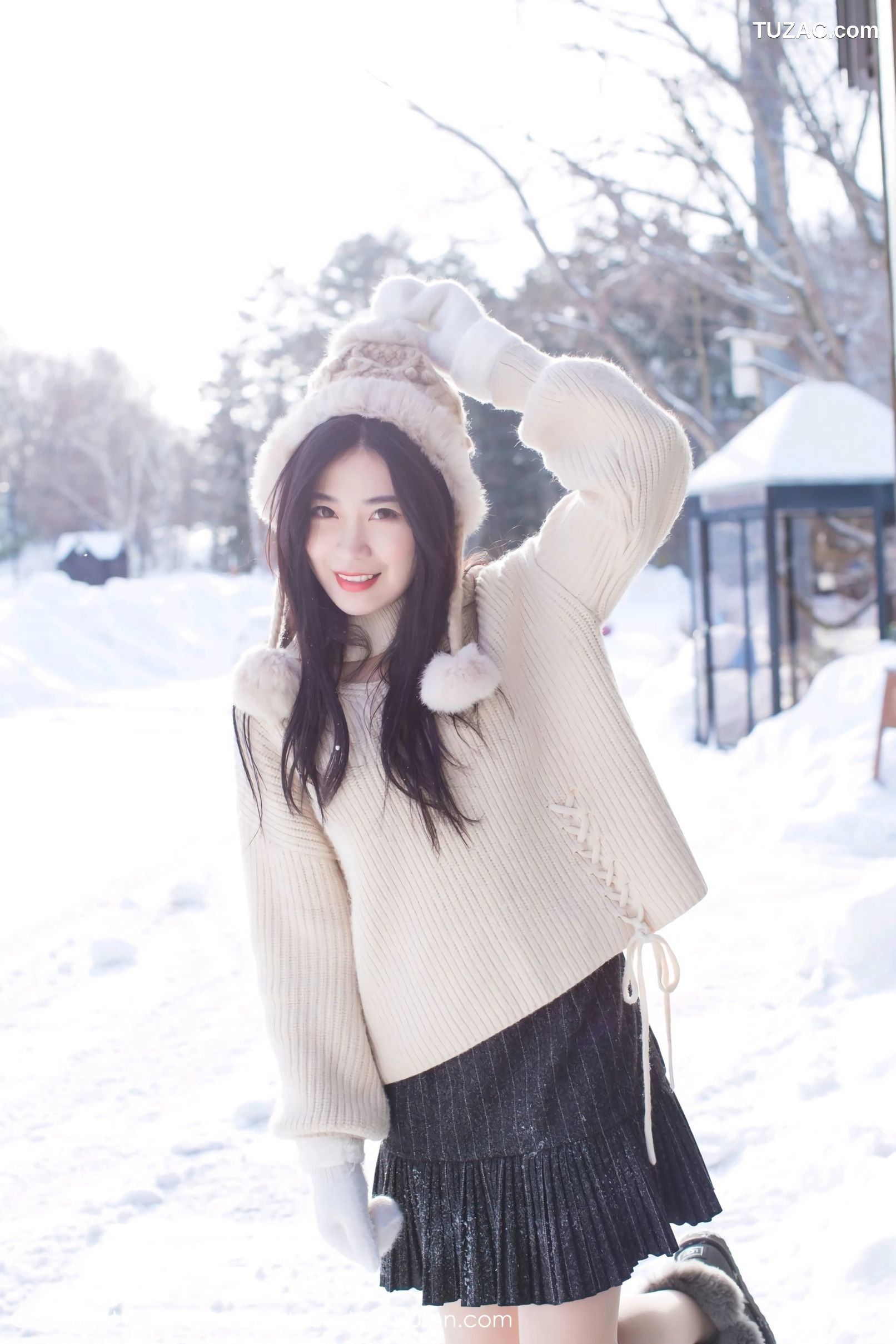 IMiss爱蜜社-272-许诺-北海道旅拍-闪亮酒红色V领睡袍