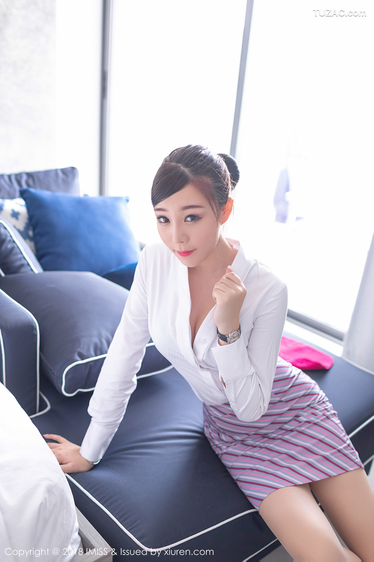 IMiss爱蜜社-284-芝芝-普吉岛旅拍-白衬衣肉丝裤袜