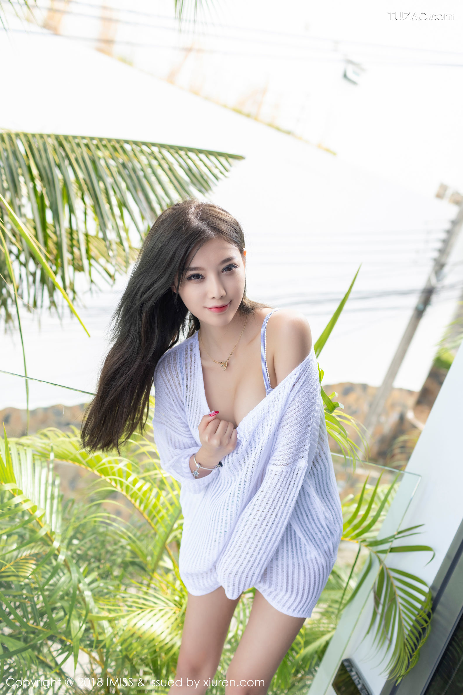 IMiss爱蜜社-311-杨晨晨-泳池边性感红色比基尼湿身诱惑