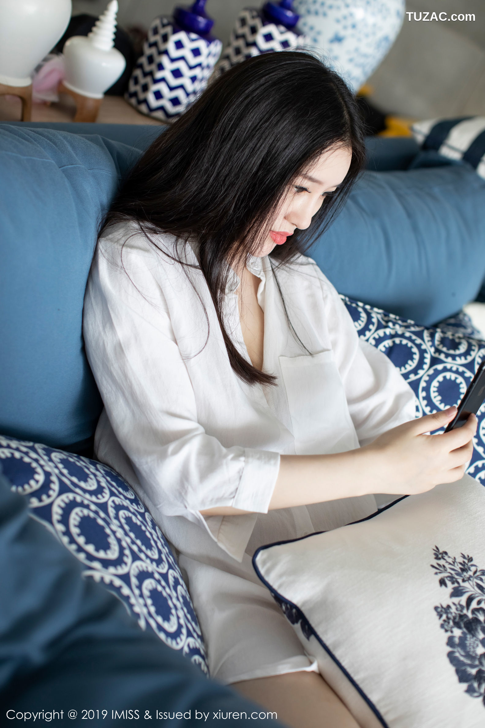 IMiss爱蜜社-335-恩一-普吉岛旅拍-泳池真空白衬衣湿身秀豪乳诱惑