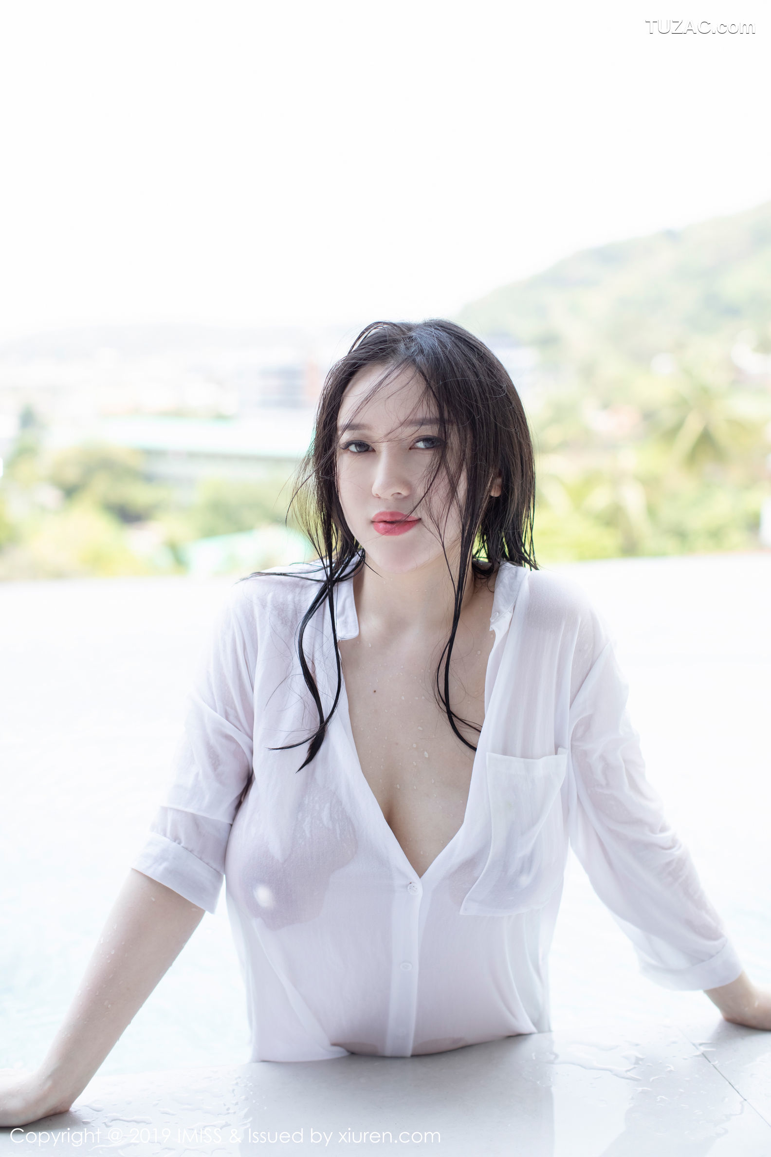 IMiss爱蜜社-335-恩一-普吉岛旅拍-泳池真空白衬衣湿身秀豪乳诱惑