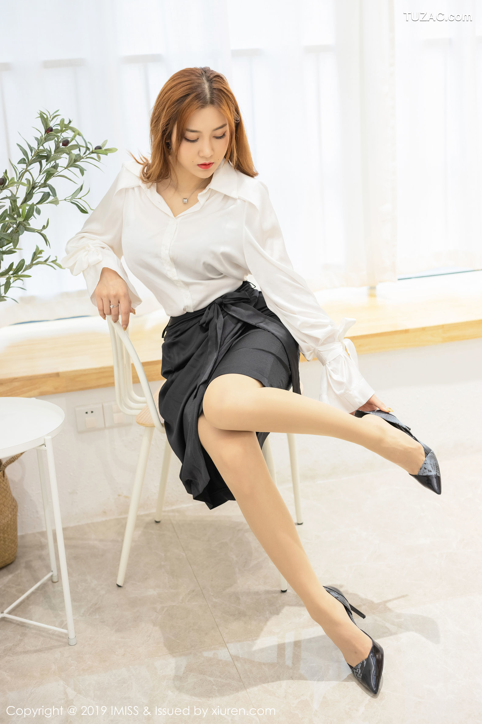 IMiss爱蜜社-359-莉娜Lena-白衬衣黑短裙