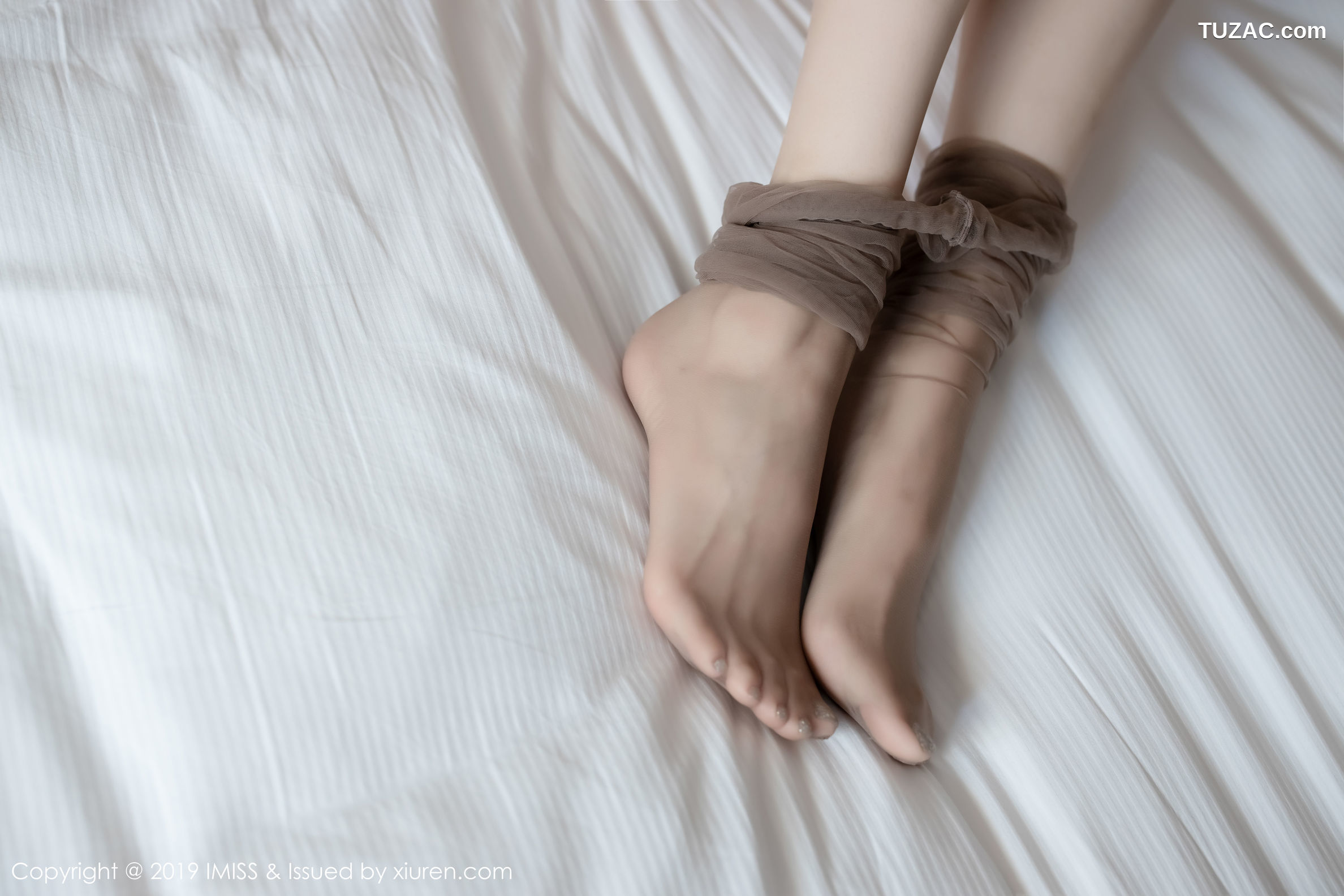 IMiss爱蜜社-410-许诺-床上超薄肉丝美腿玉足
