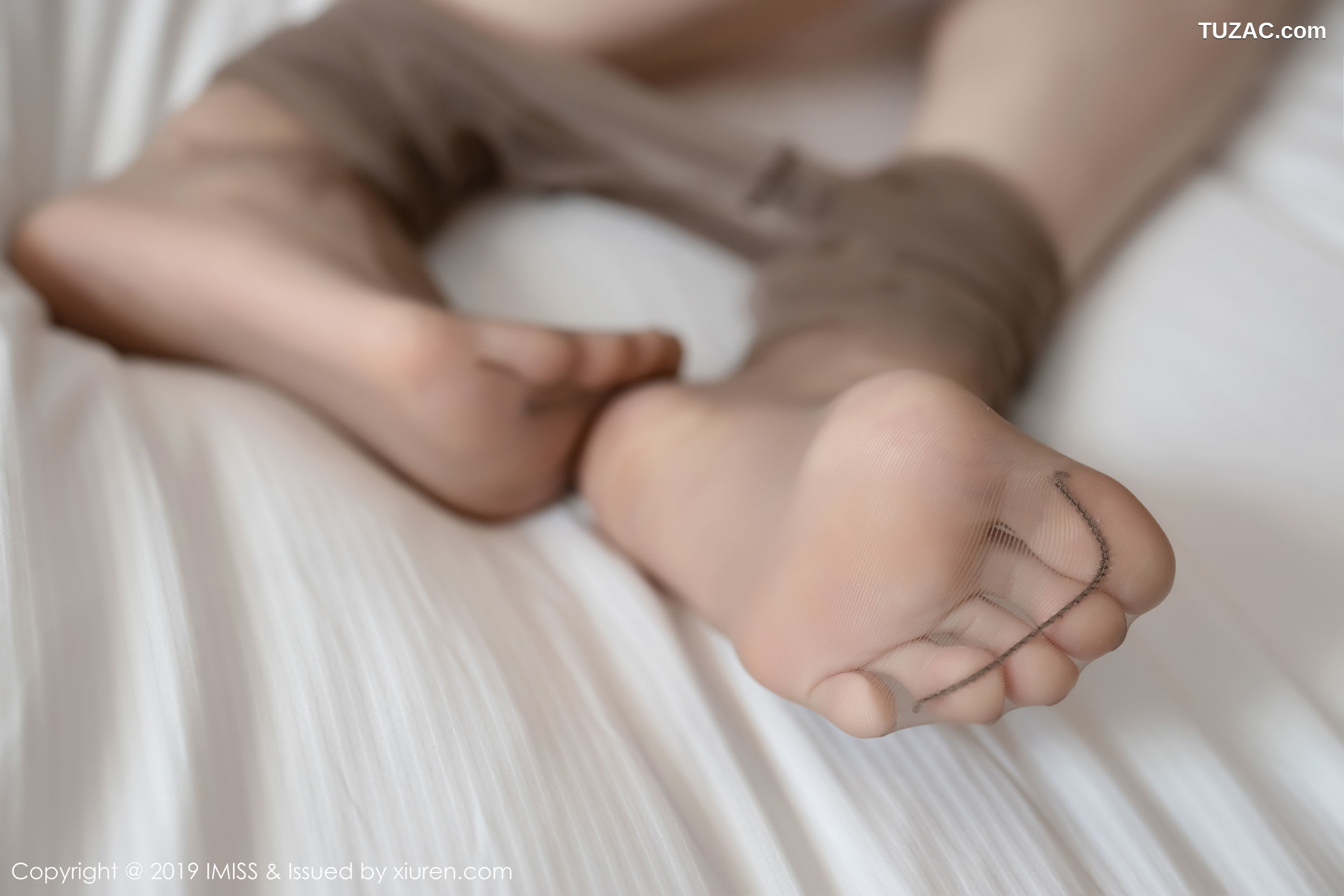 IMiss爱蜜社-410-许诺-床上超薄肉丝美腿玉足