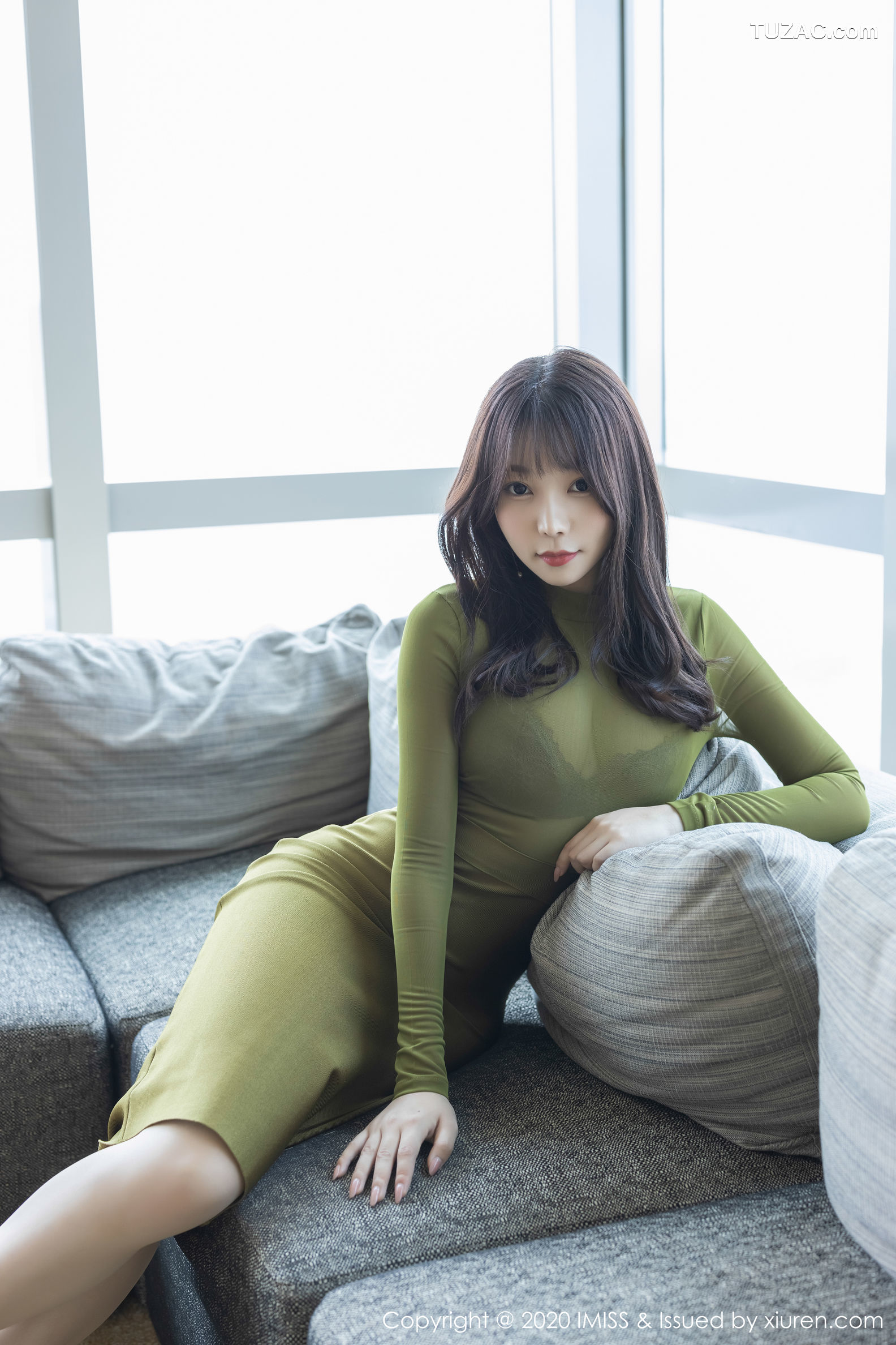 IMiss爱蜜社-442-芝芝-镂空内衣肉丝裤袜翘臀美腿