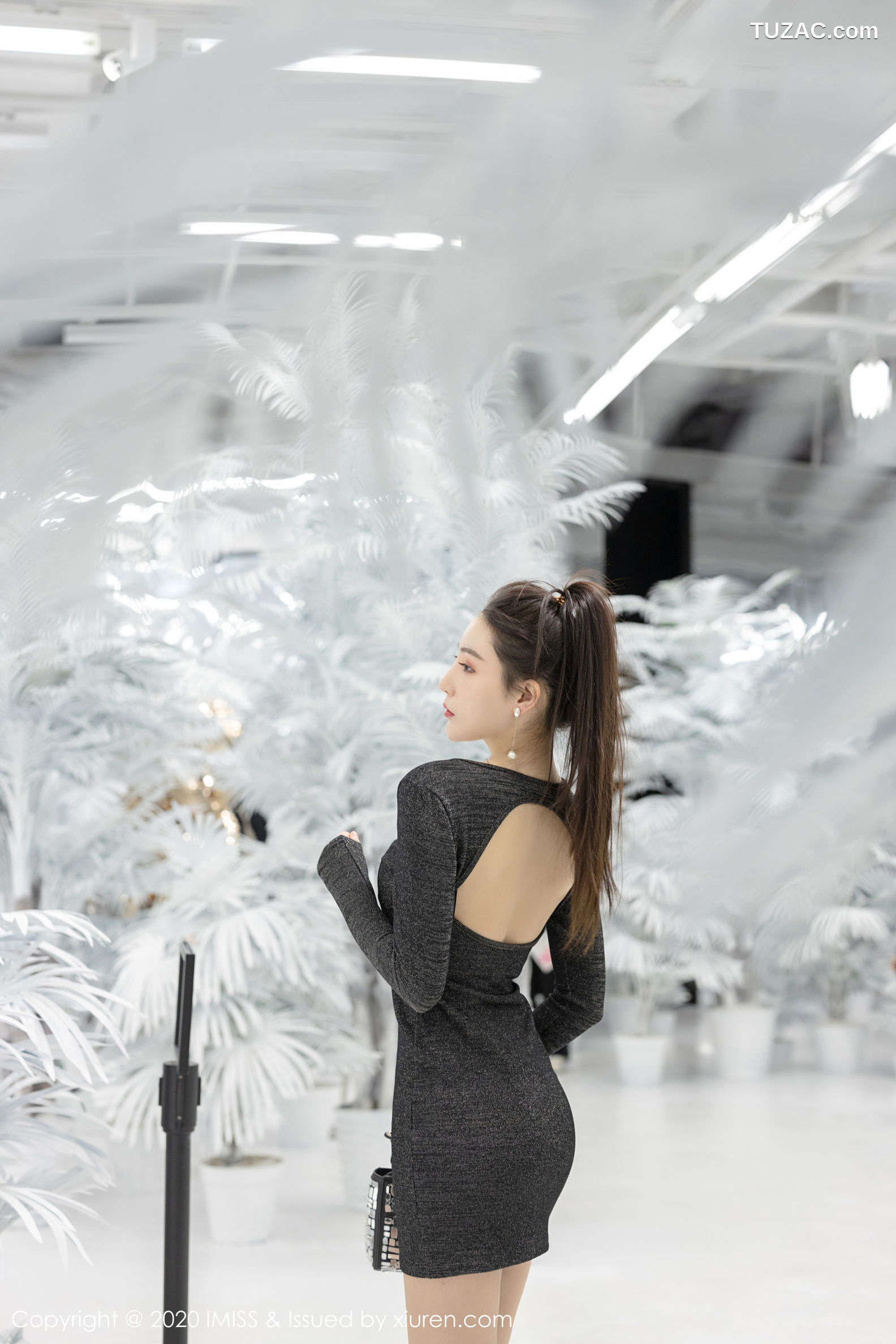 IMiss爱蜜社-443-刘奕宁-明亮空间拍摄主题高挑身材