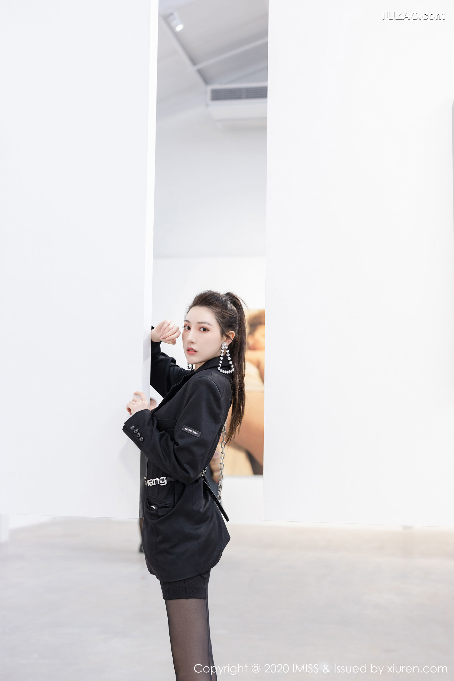 IMiss爱蜜社-443-刘奕宁-明亮空间拍摄主题高挑身材