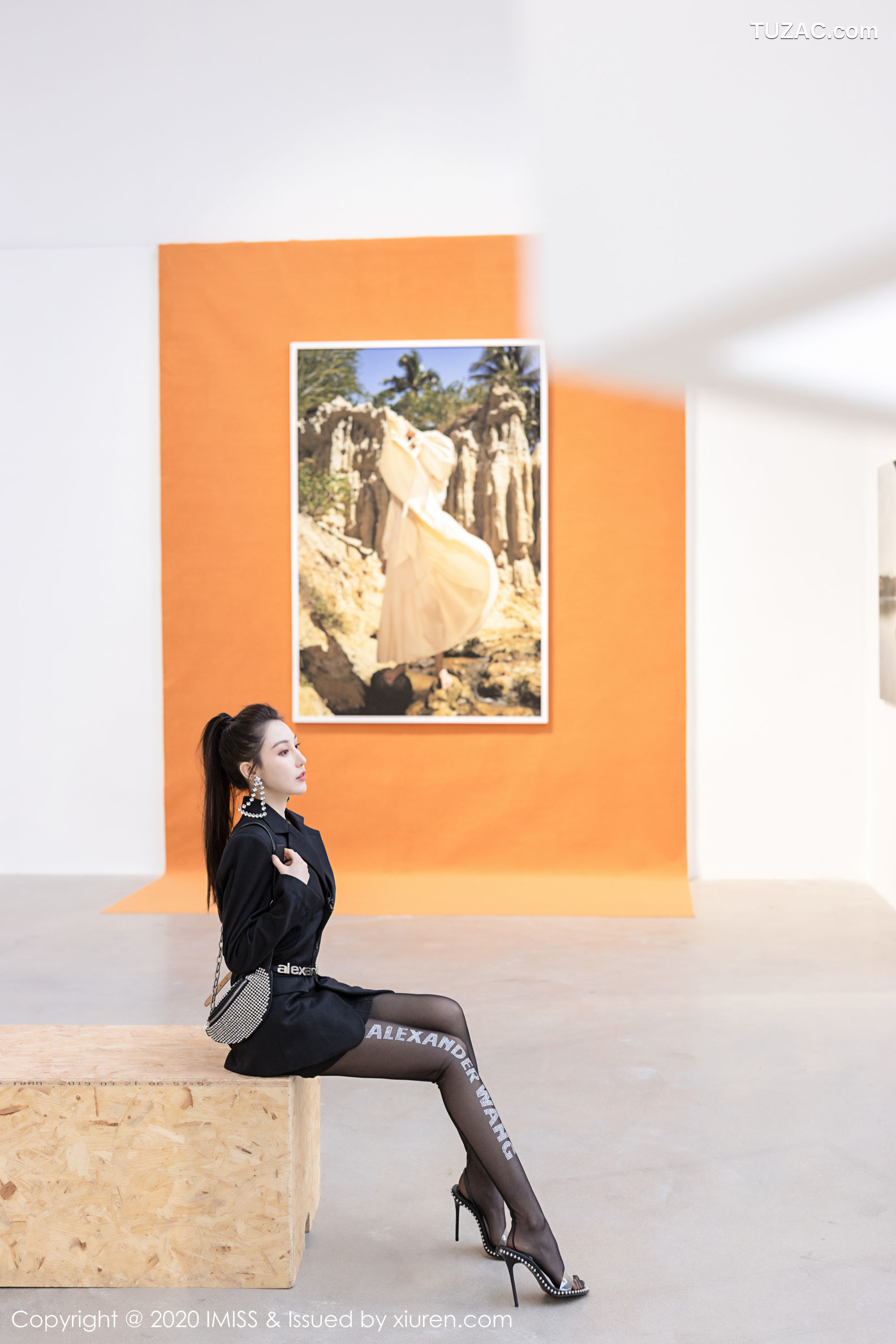 IMiss爱蜜社-443-刘奕宁-明亮空间拍摄主题高挑身材