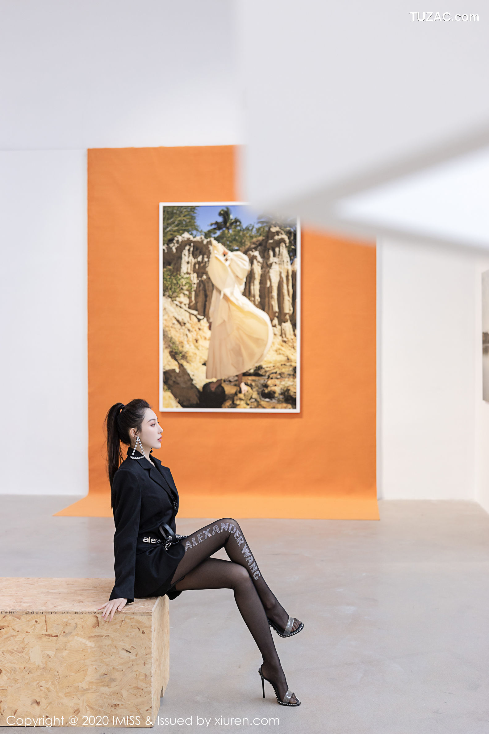 IMiss爱蜜社-443-刘奕宁-明亮空间拍摄主题高挑身材