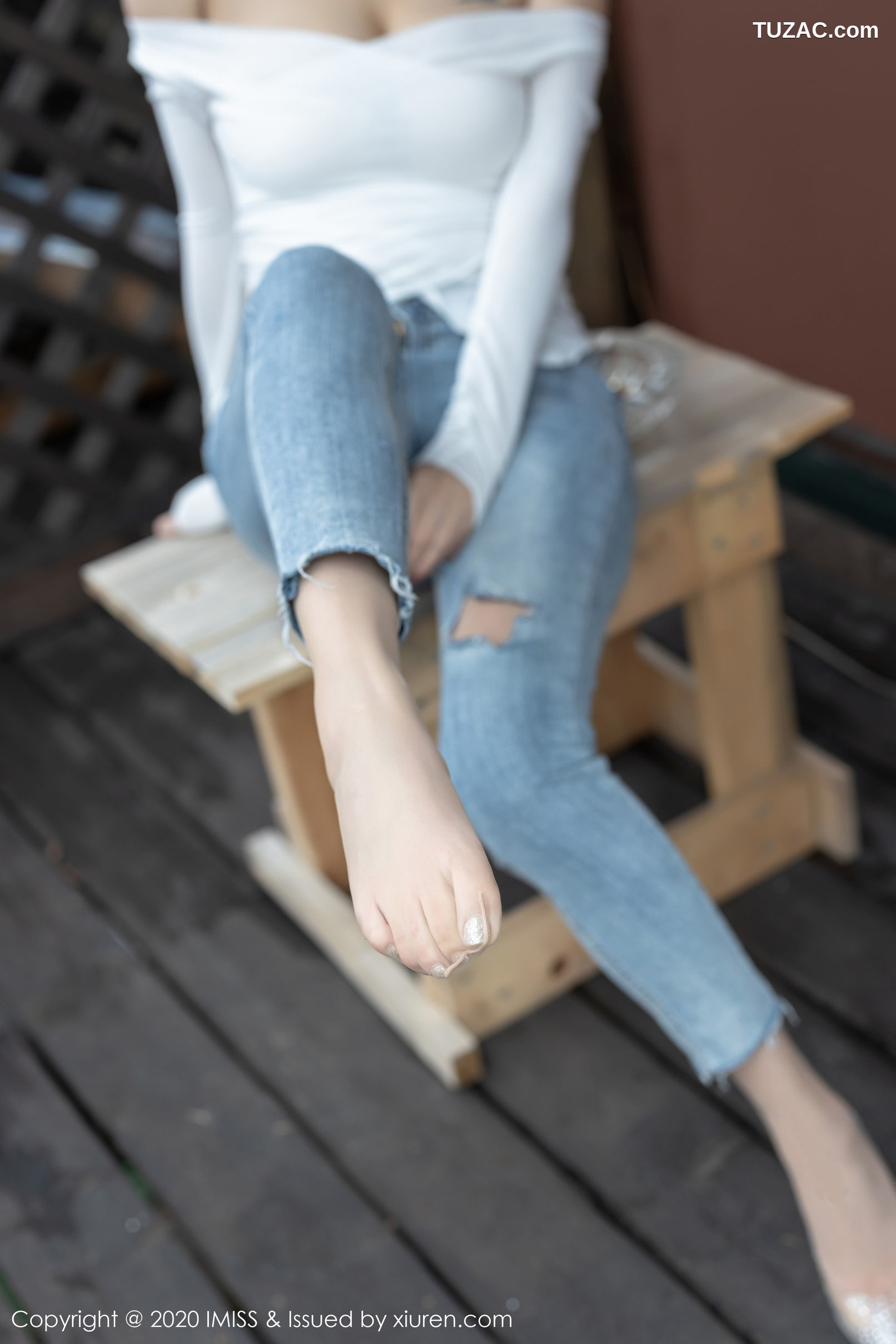 IMiss爱蜜社-452-Lavinia肉肉-北海道旅拍-黑色蕾丝内衣