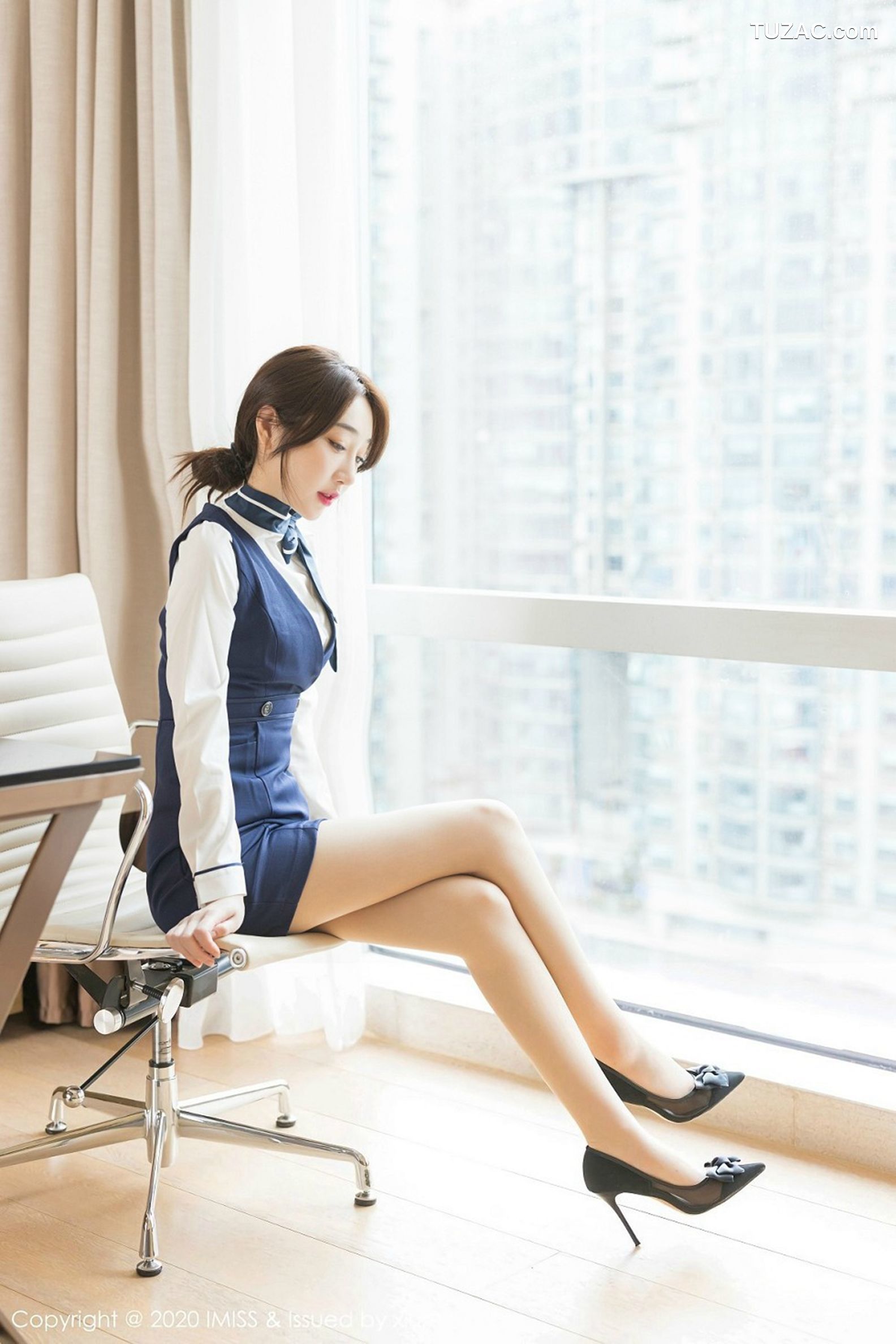 IMiss爱蜜社-468-九月生-职业制服黑色内衣肉丝