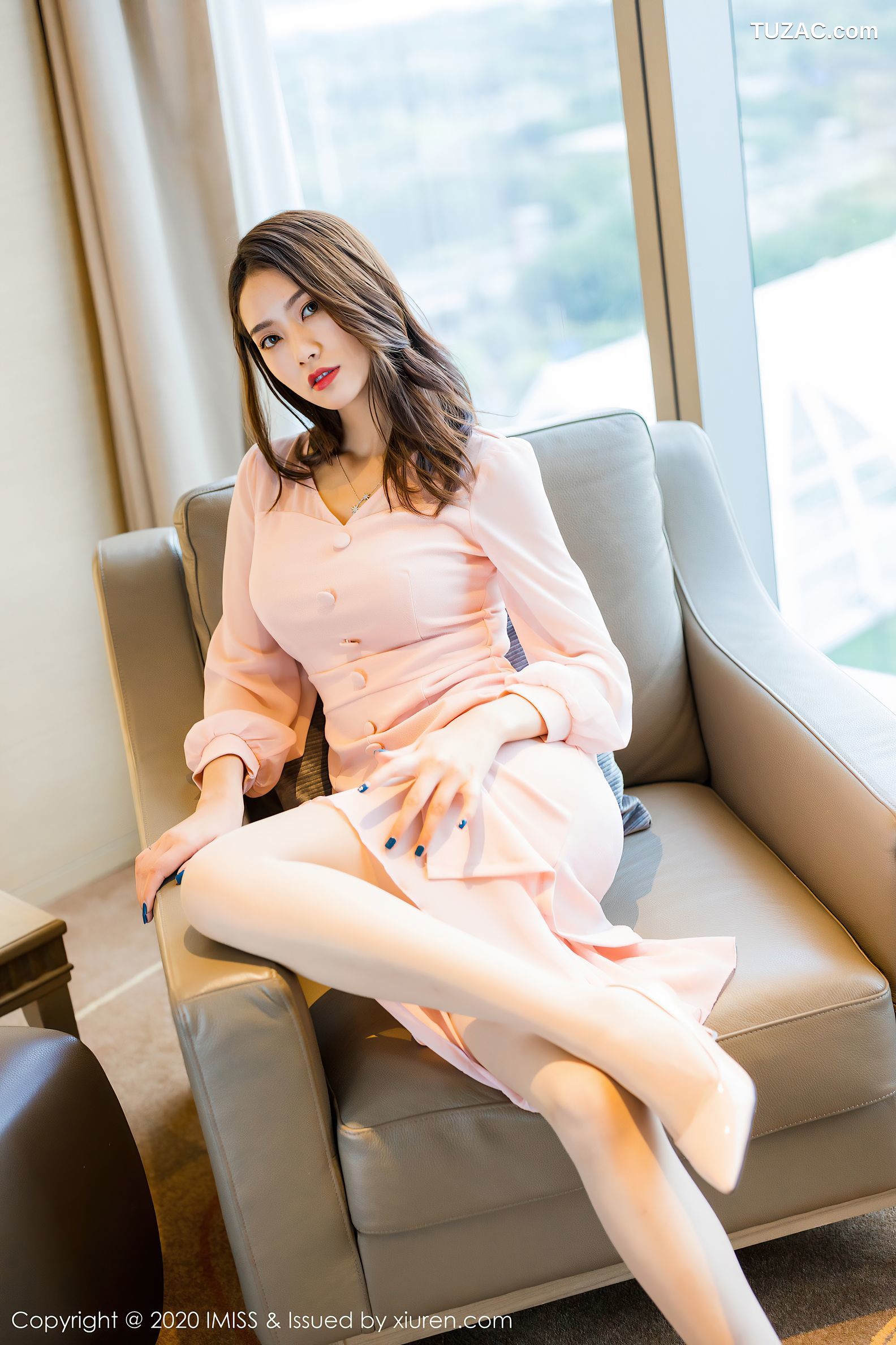 IMiss爱蜜社-476-方子萱-粉色睡裙红色内衣迷人