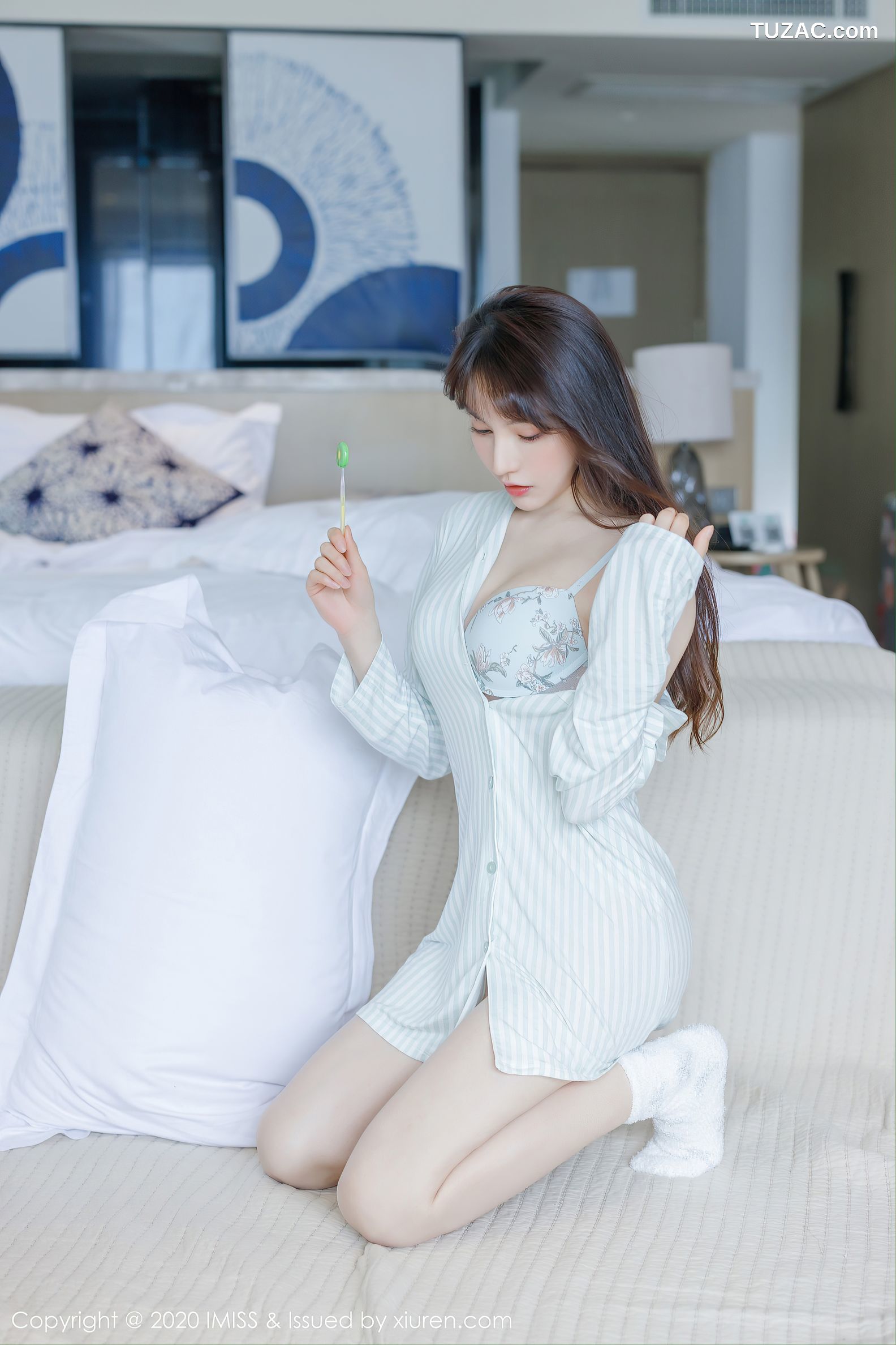 IMiss爱蜜社-481-刘奕宁-床上性感衬衣诱惑