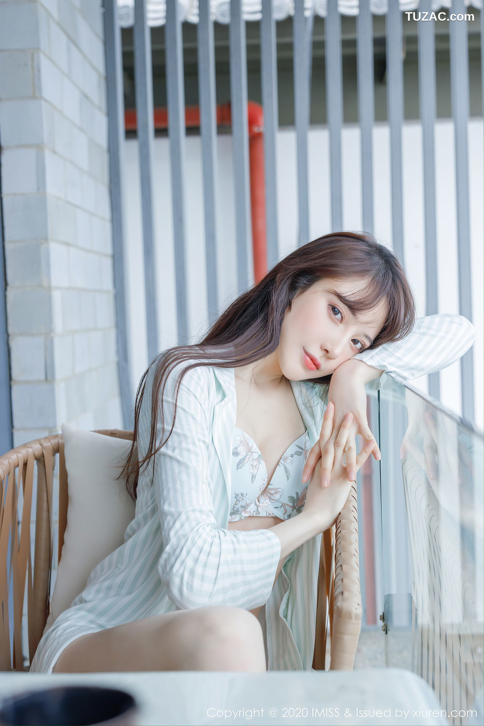 IMiss爱蜜社-481-刘奕宁-床上性感衬衣诱惑