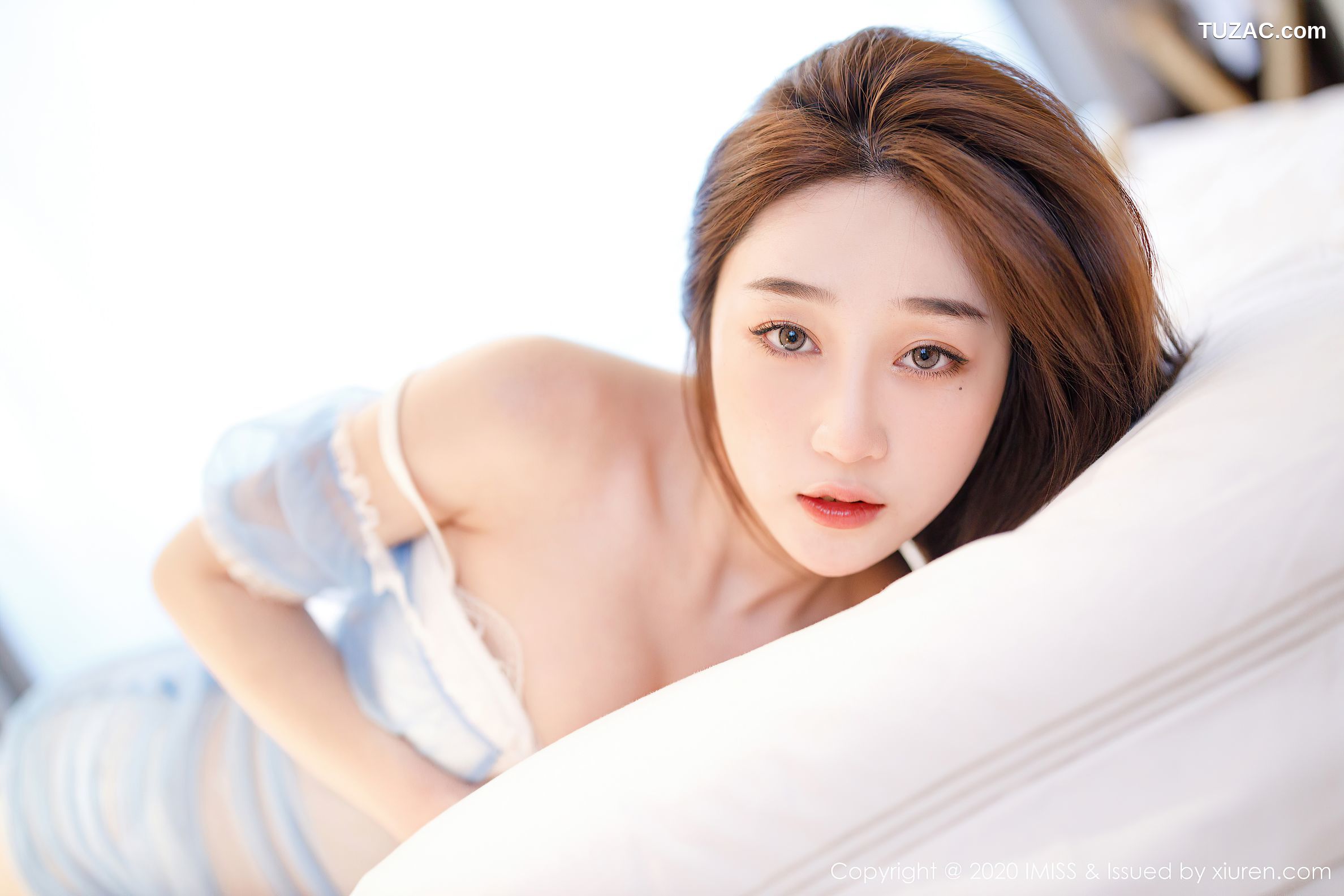 IMiss爱蜜社-482-九月生-床上超薄透视肉丝裤袜蕾丝内裤