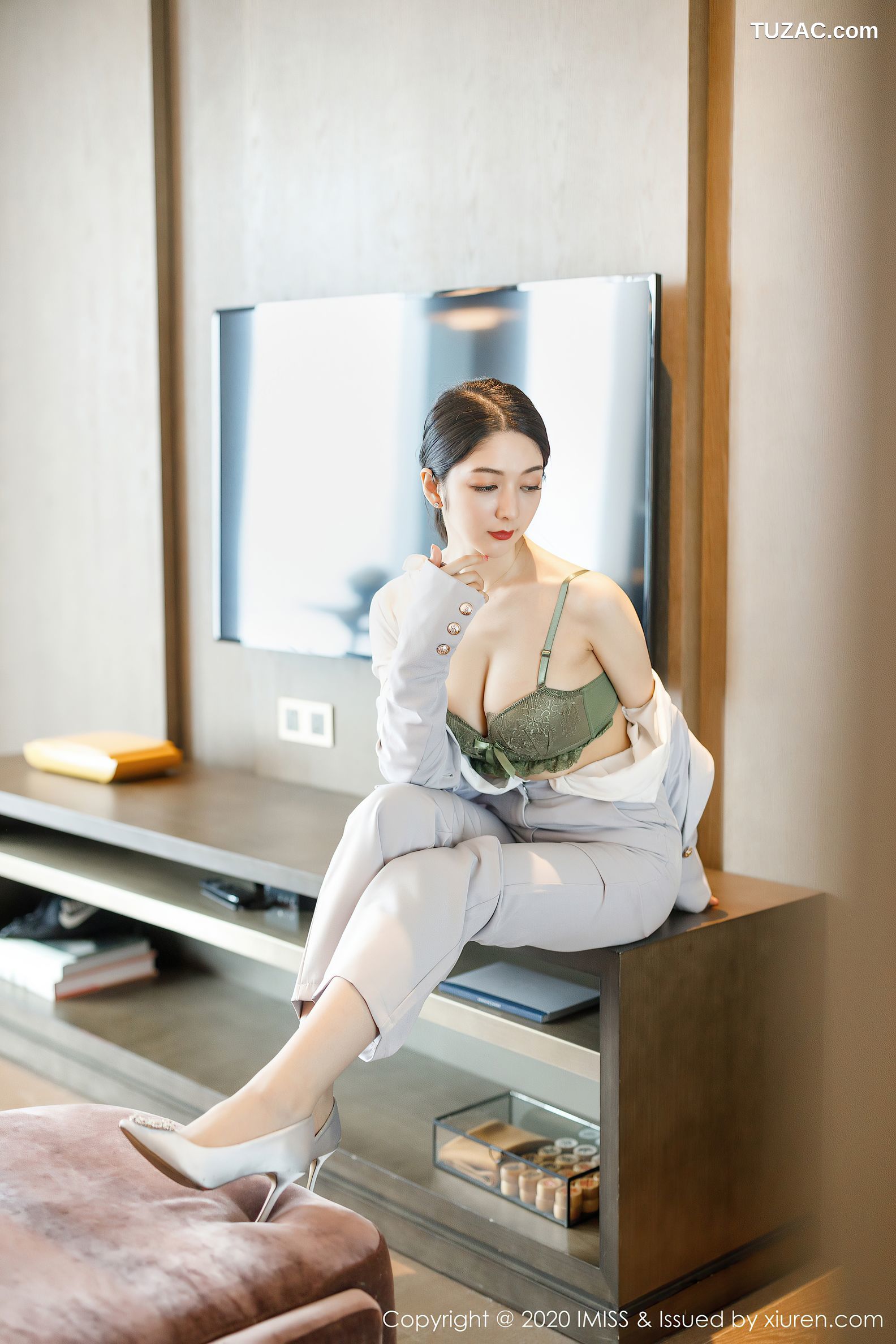 IMiss爱蜜社-483-小热巴-飒爽干练西装性感内衣