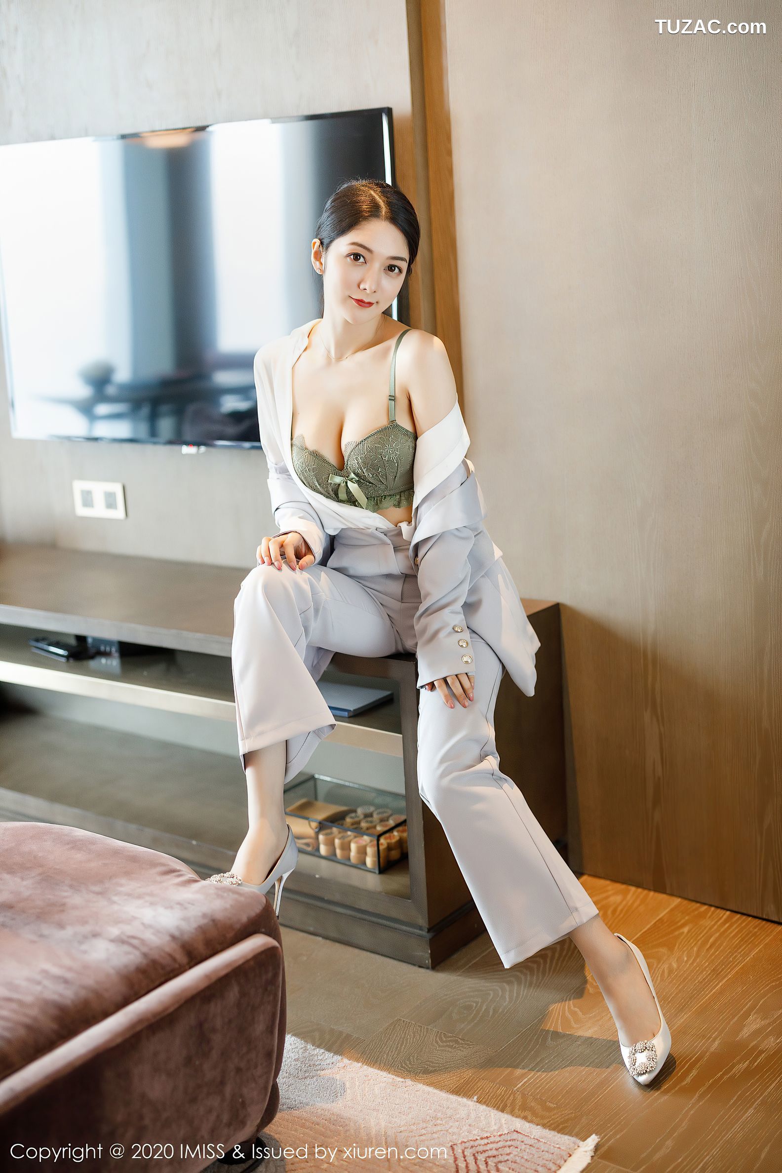 IMiss爱蜜社-483-小热巴-飒爽干练西装性感内衣
