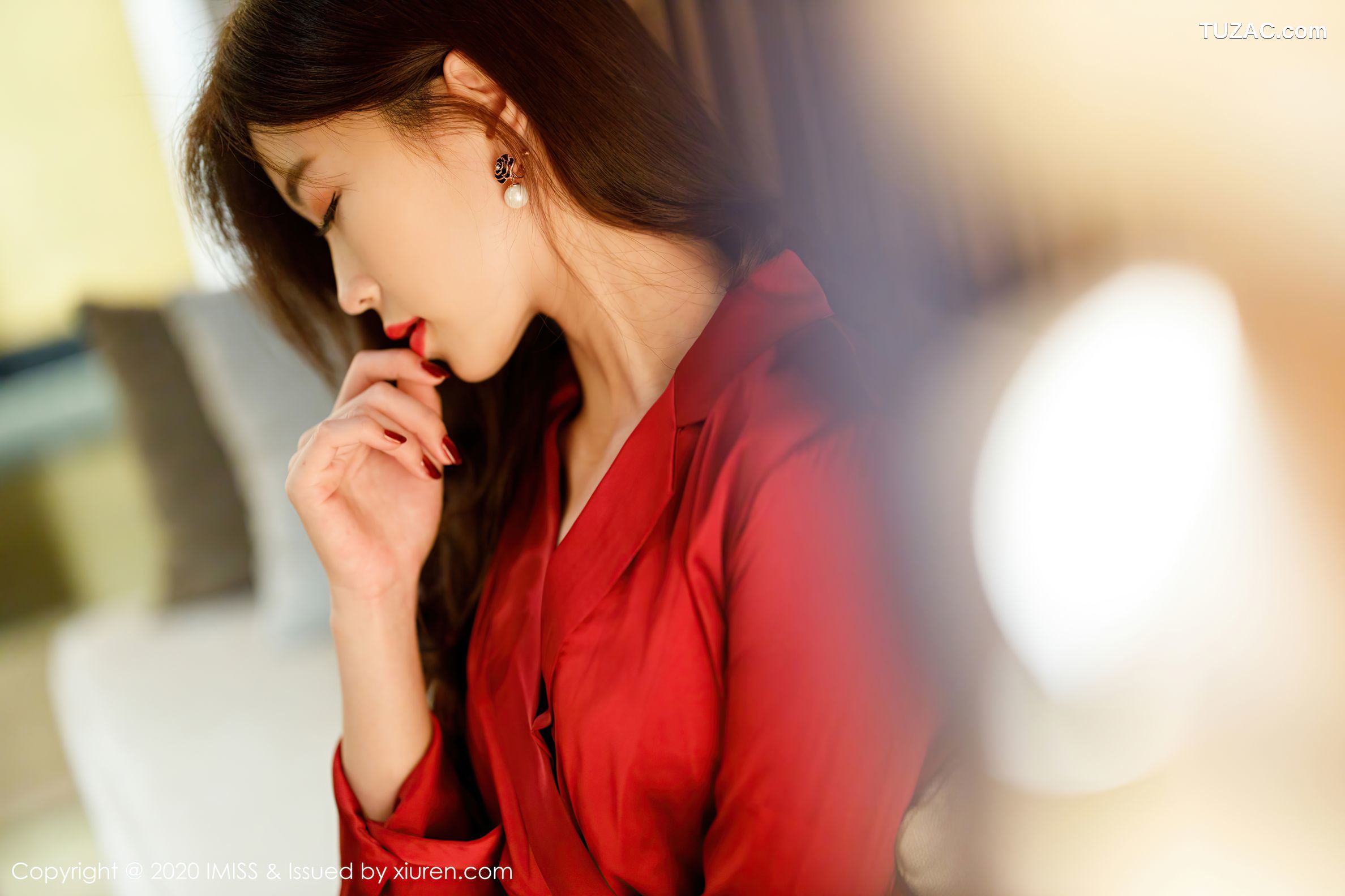 IMiss爱蜜社-502-杨紫嫣cynthia-典雅礼裙与极致魅惑丝袜