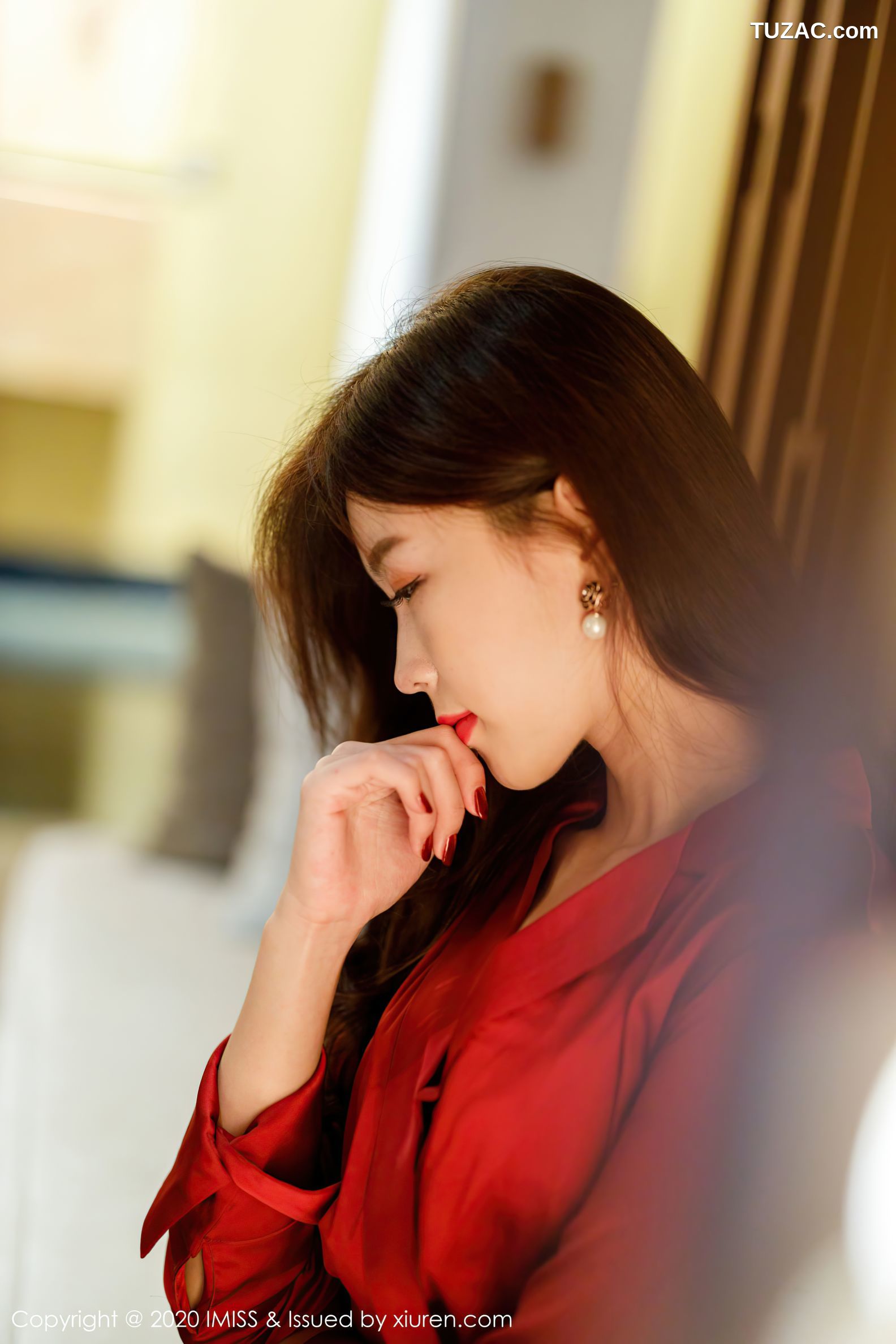IMiss爱蜜社-502-杨紫嫣cynthia-典雅礼裙与极致魅惑丝袜