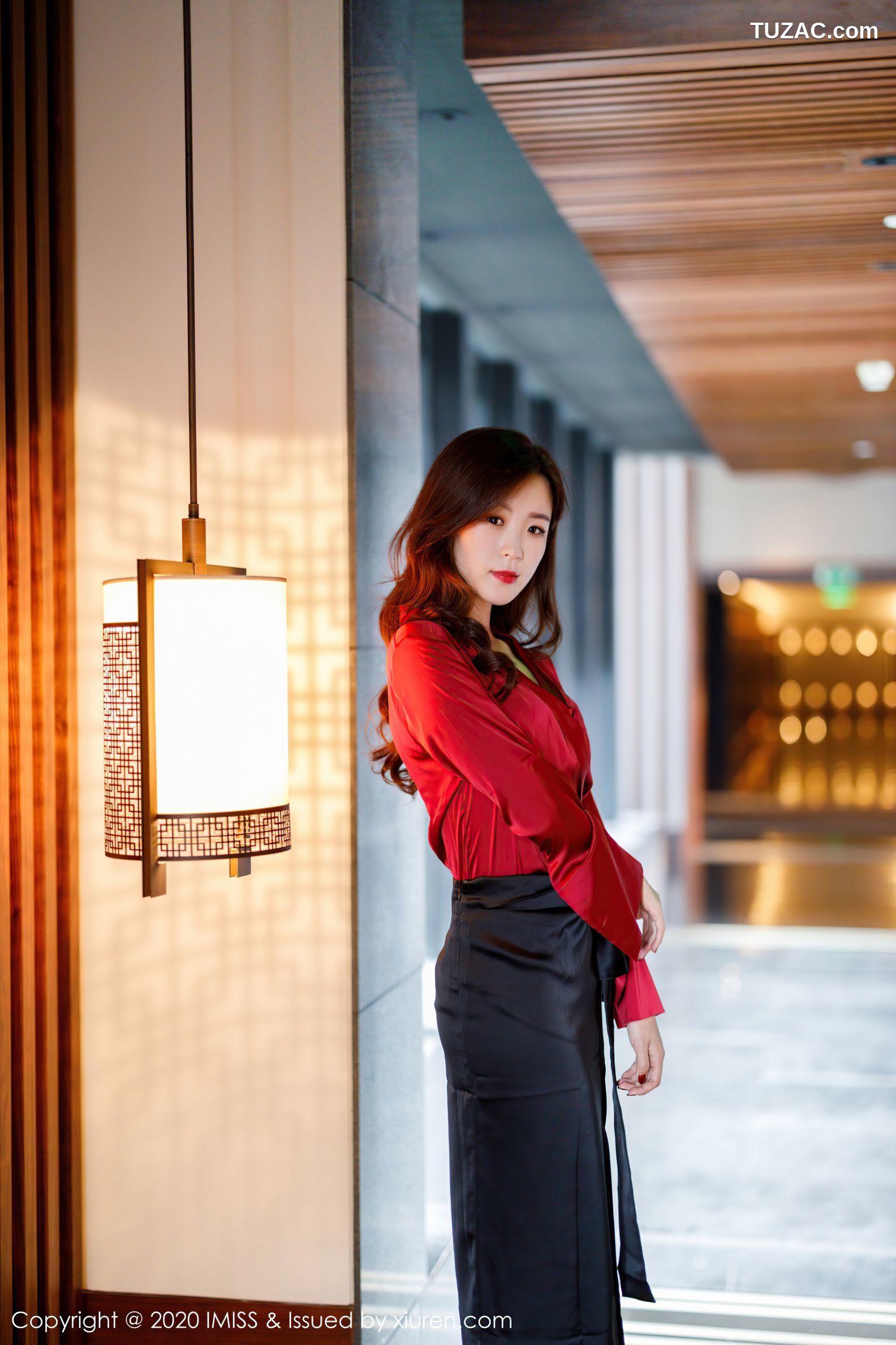 IMiss爱蜜社-502-杨紫嫣cynthia-典雅礼裙与极致魅惑丝袜