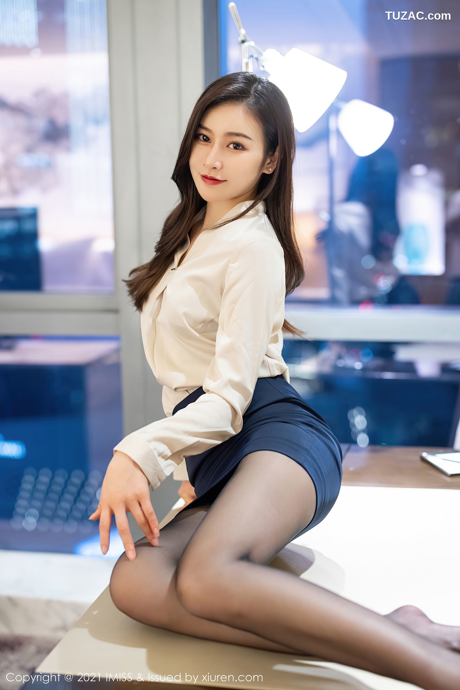 IMiss爱蜜社-549-Vanessa-蓝色职业短裙装黑丝-2021.02.04