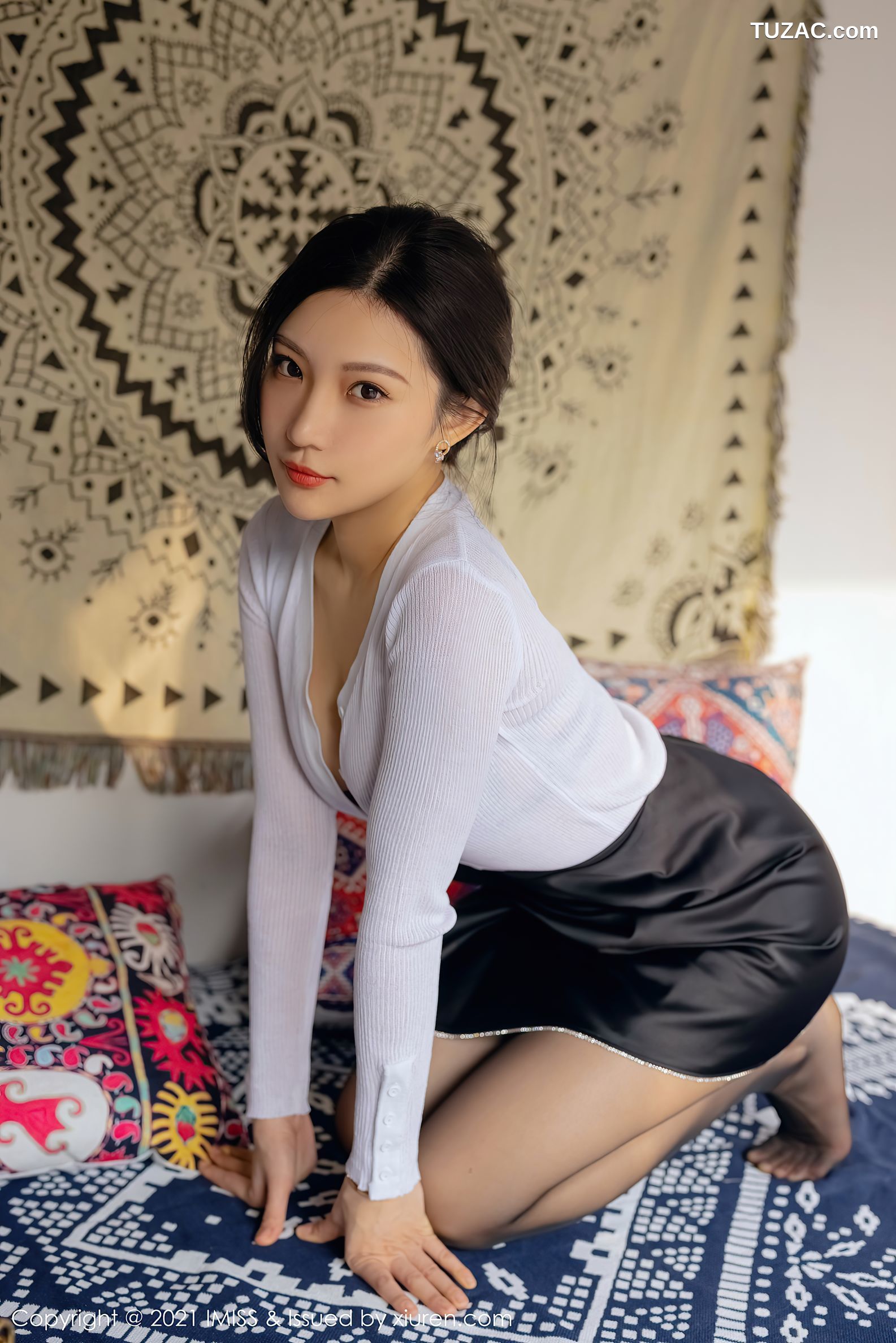 IMiss爱蜜社-562-小狐狸Kathryn-白T蓝短裙职业装黑丝-2021.03.11
