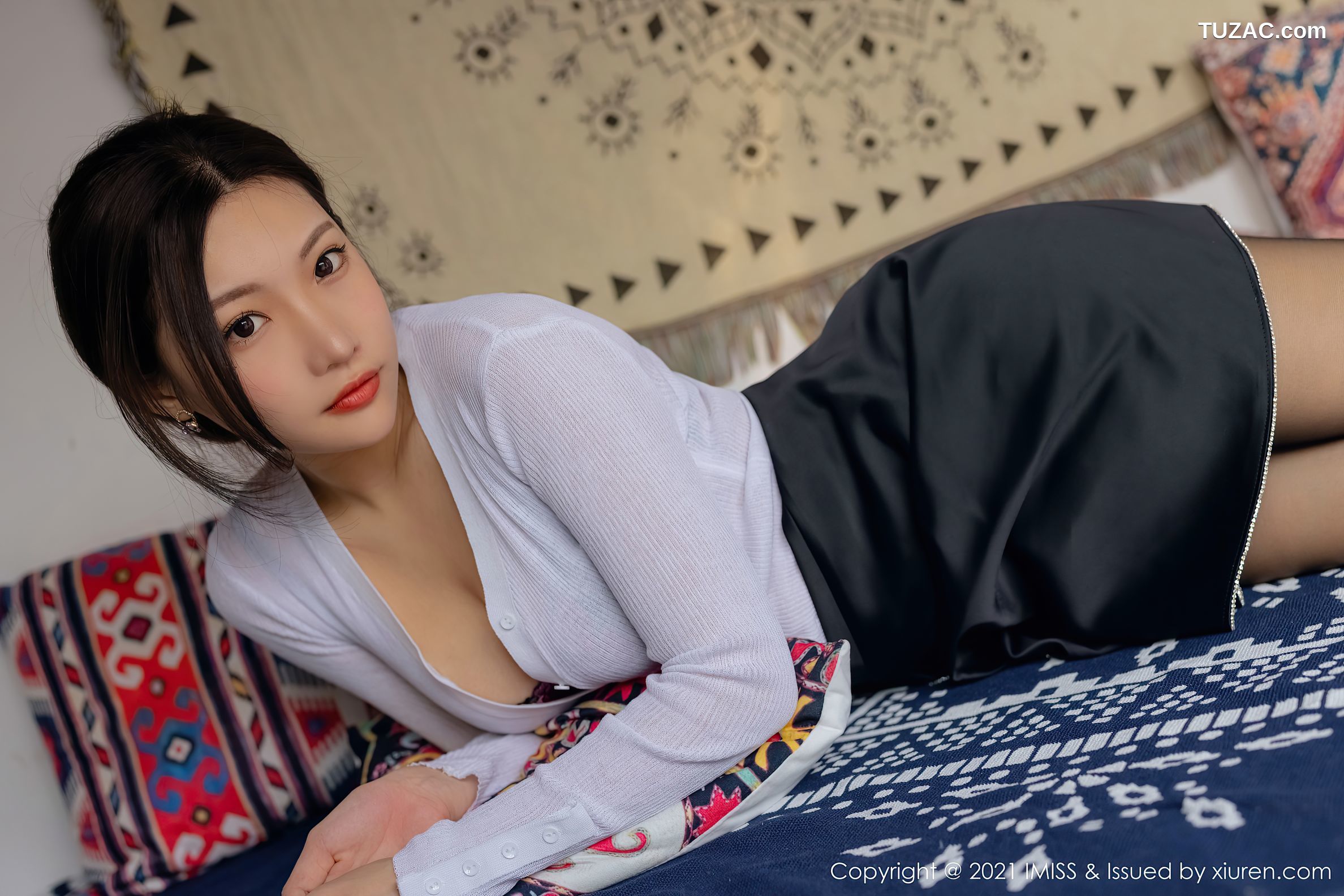 IMiss爱蜜社-562-小狐狸Kathryn-白T蓝短裙职业装黑丝-2021.03.11