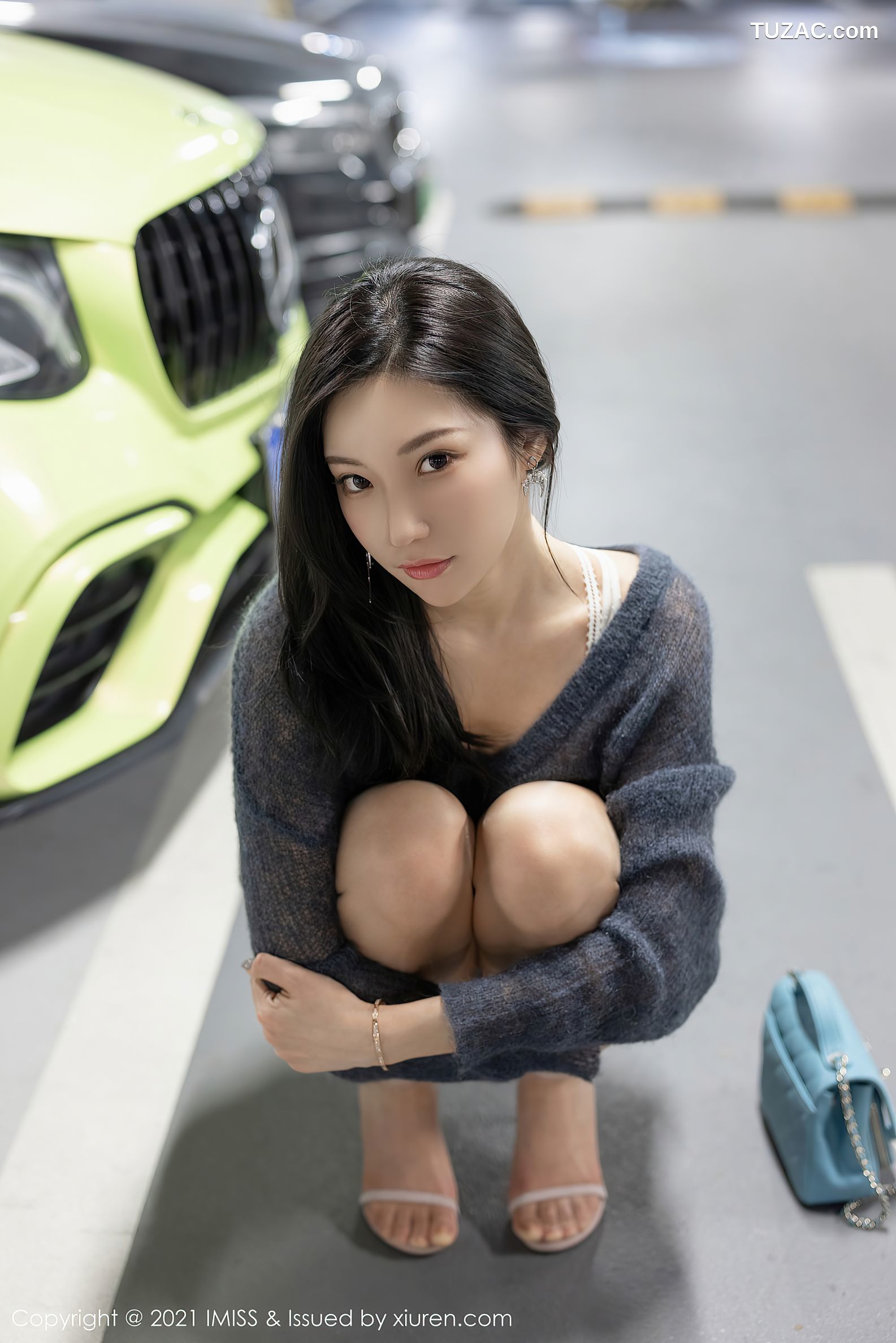 IMiss爱蜜社-571-小狐狸Kathryn-时尚牛仔裤街拍-白色蕾丝内衣-2021.04.01