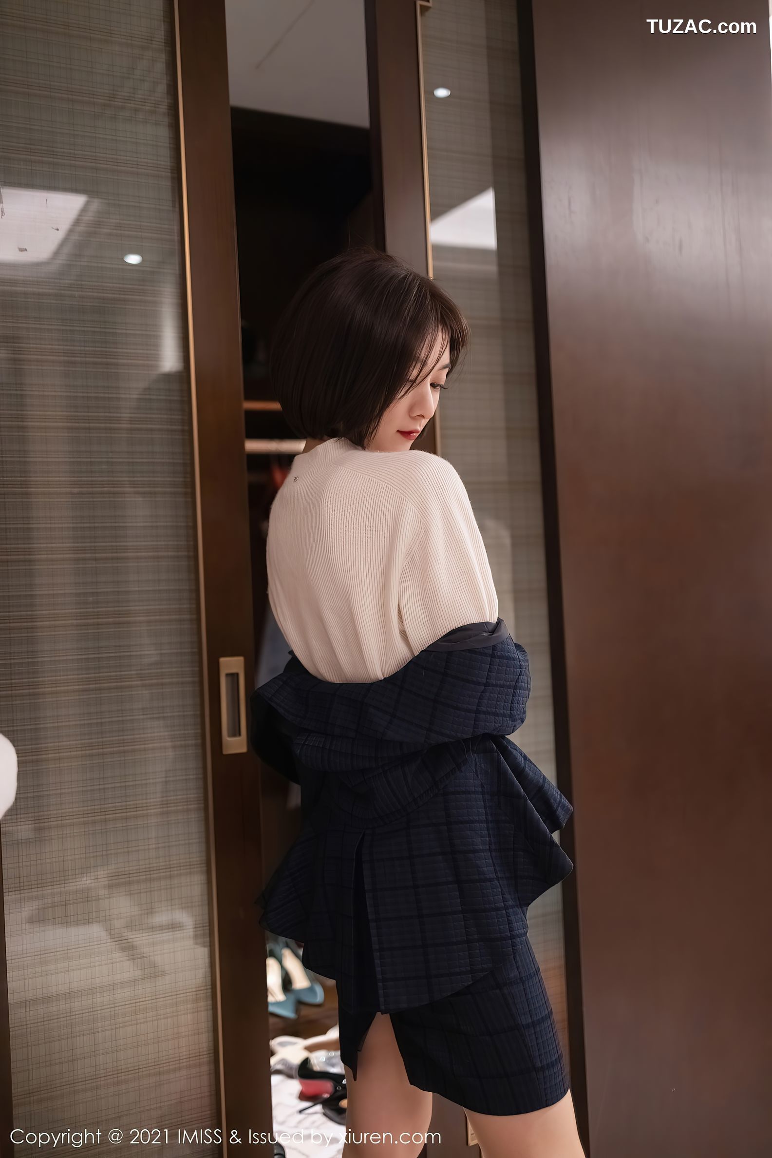 IMiss爱蜜社-575-小热巴-深蓝职业装浴室粉色睡衣湿身-2021.04.13