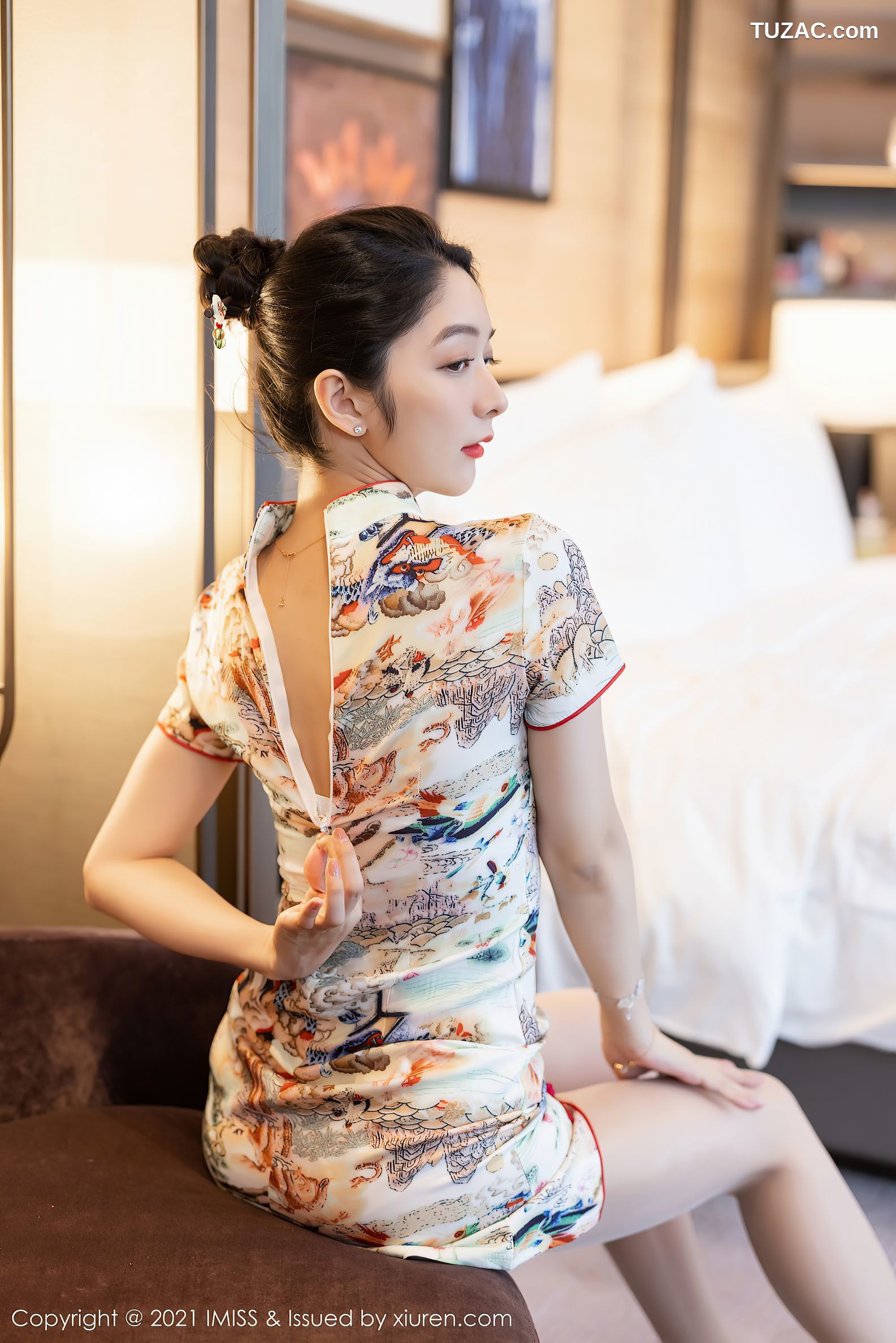 IMiss爱蜜社-593-小热巴-白色印花短旗袍白色内衣-2021.05.18