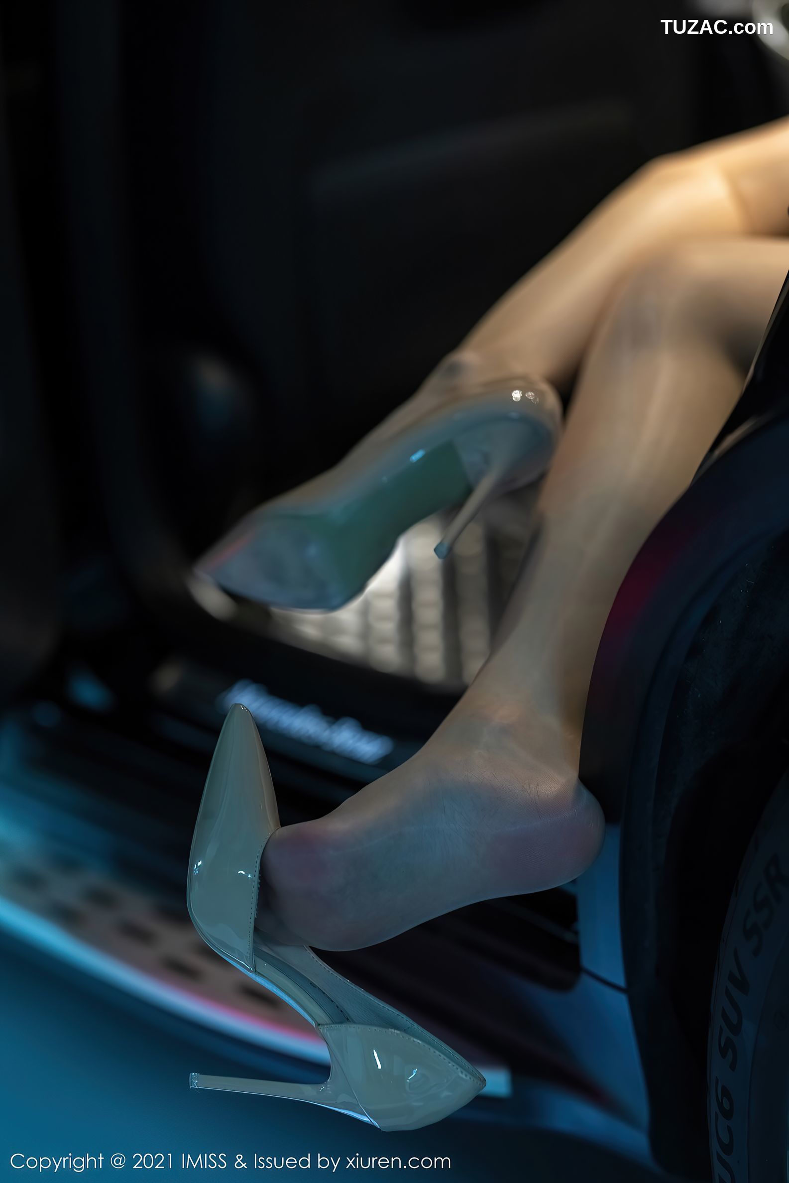 IMiss爱蜜社-596-梦心月-浅粉连衣裙肉丝袜蕾丝内裤-2021.05.26