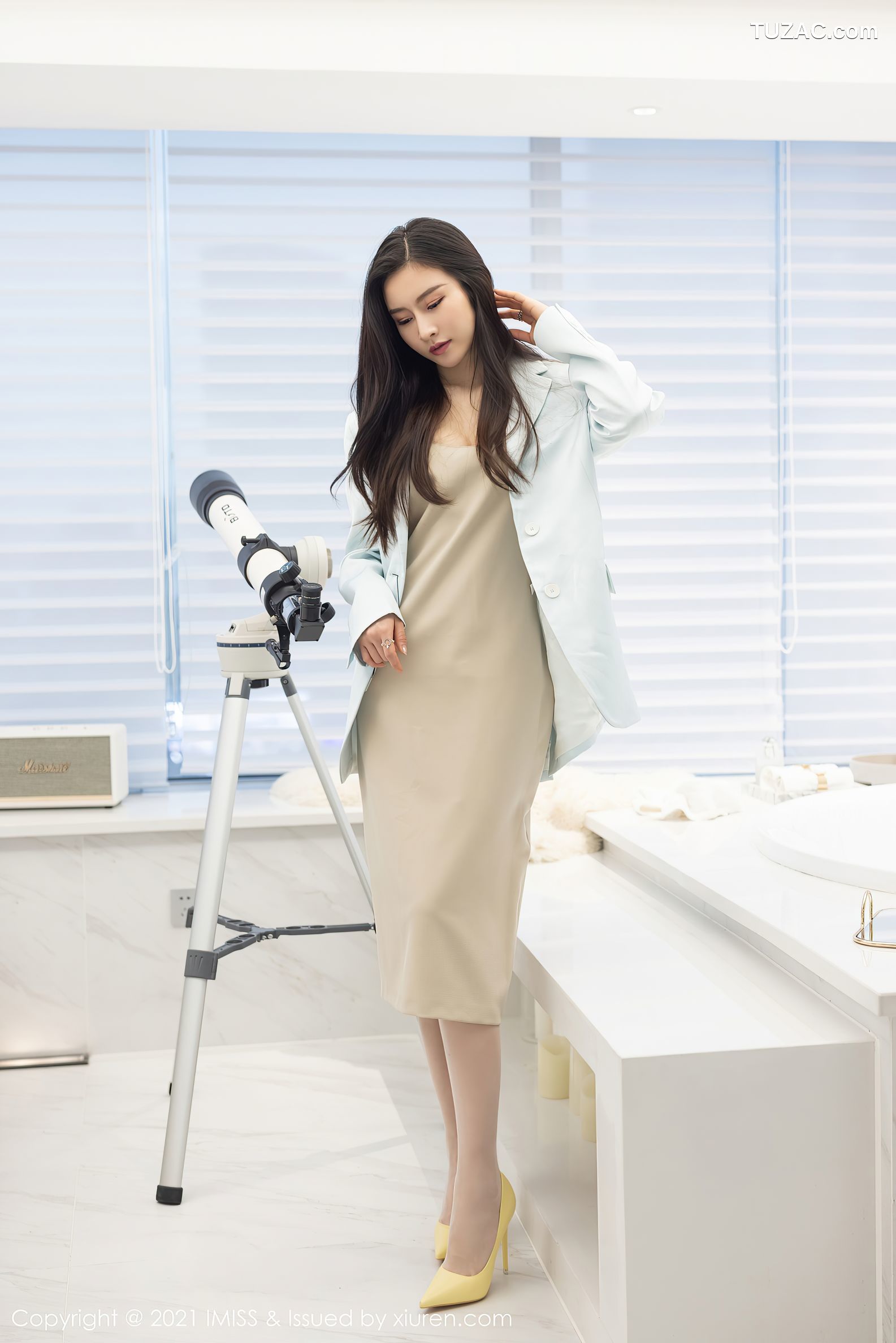 IMiss爱蜜社-601-Vanessa-浅色外套长裙白蕾丝内衣吊带袜-2021.06.07