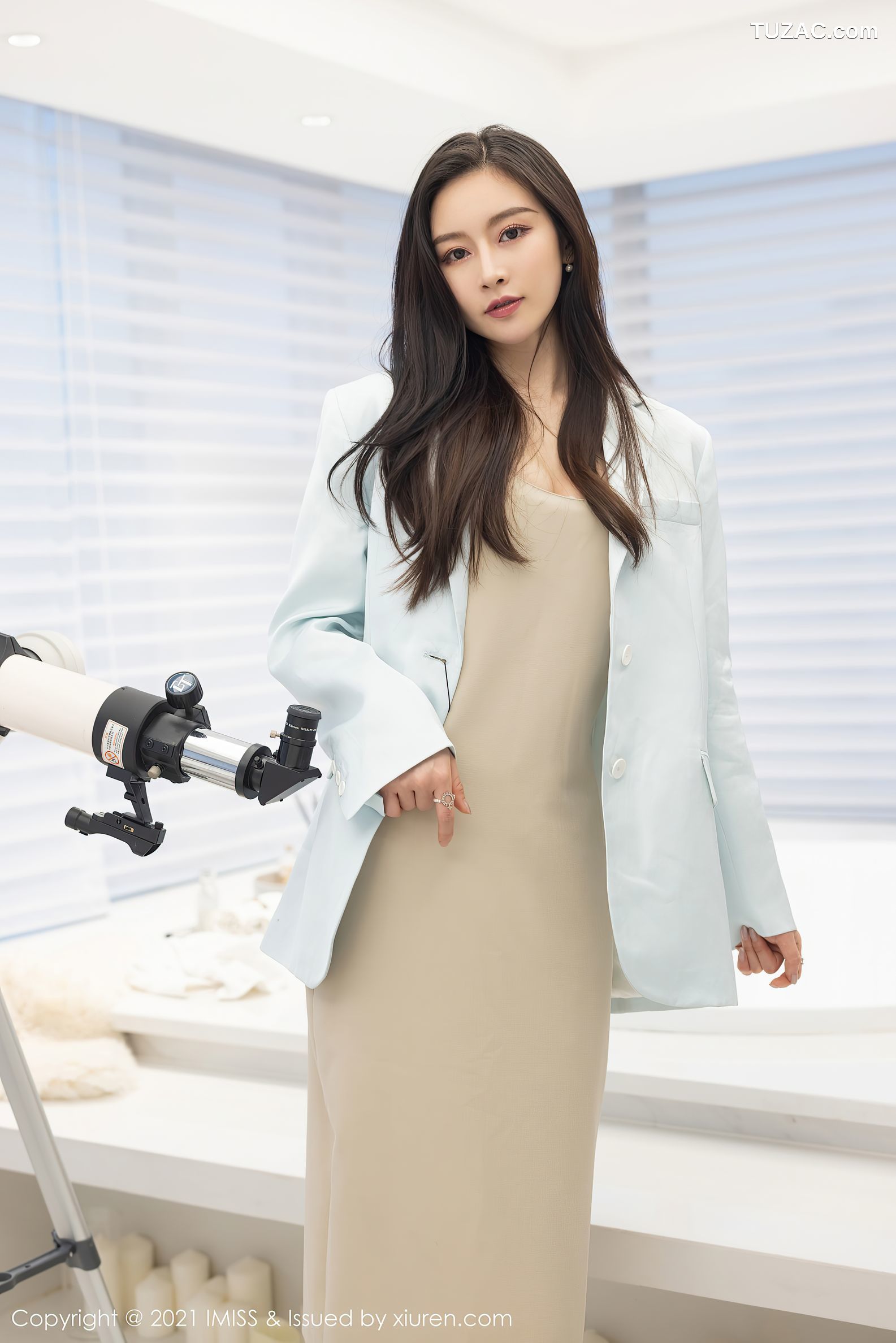 IMiss爱蜜社-601-Vanessa-浅色外套长裙白蕾丝内衣吊带袜-2021.06.07